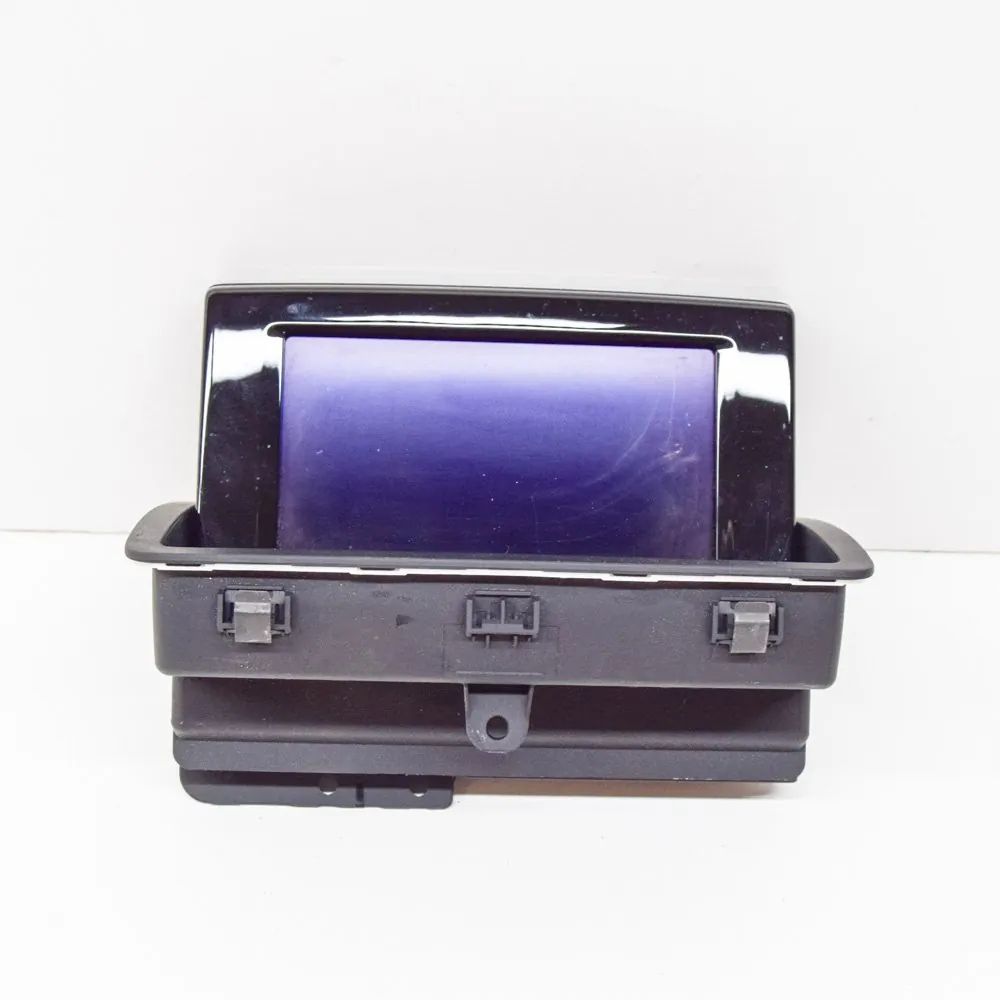 Audi Q3 (8U) Navigation display Navigation display — AUDI Q3 (8U) (2011-2018) —...