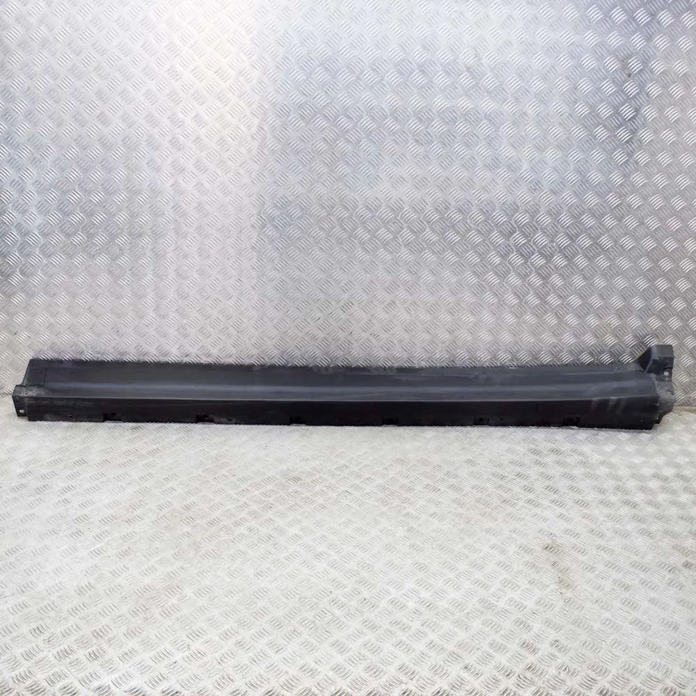 Maserati Levante Left Side Plastic Sideskirt Cover Left Side Plastic Sideskirt Cover — MASERATI LE...