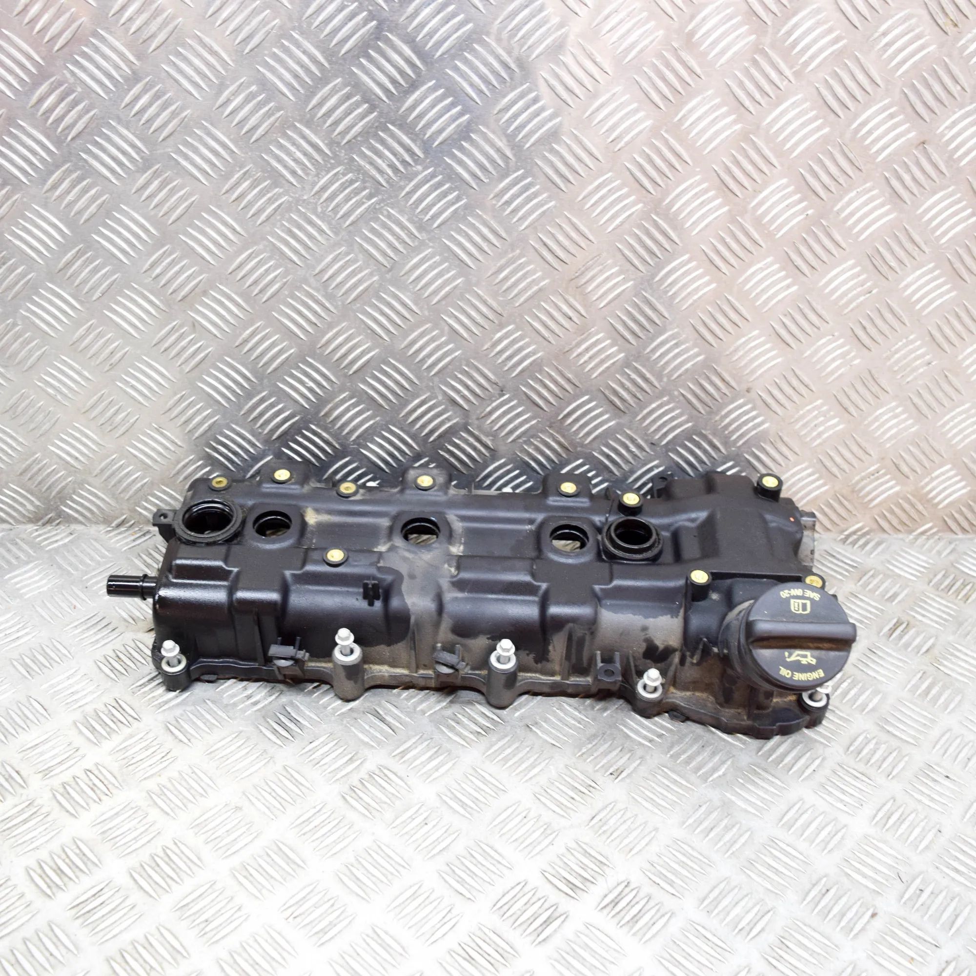 Chrysler Pacifica Valve Cover Right Side Valve Cover Right Side — CHRYSLER PACIFICA (201...
