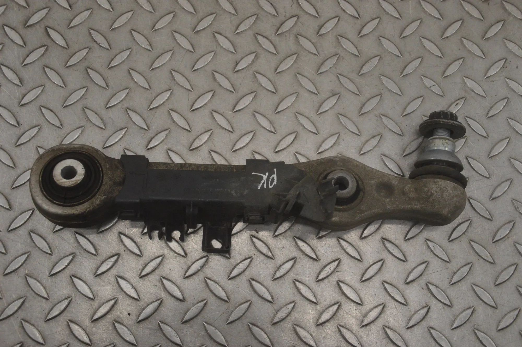 Mercedes-Benz GLC (X253) Front Left Straight Control Arm Front Left Straight Control Arm — MERCEDES BENZ...