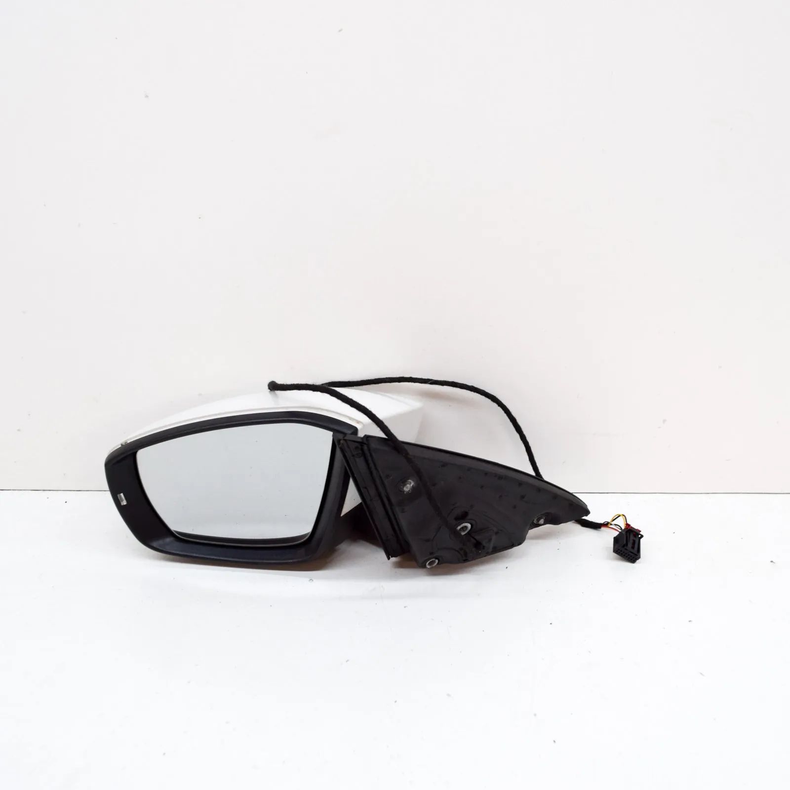 Skoda Octavia Left Side Wing Mirror Left Side Wing Mirror — SKODA OCTAVIA (III Comb...