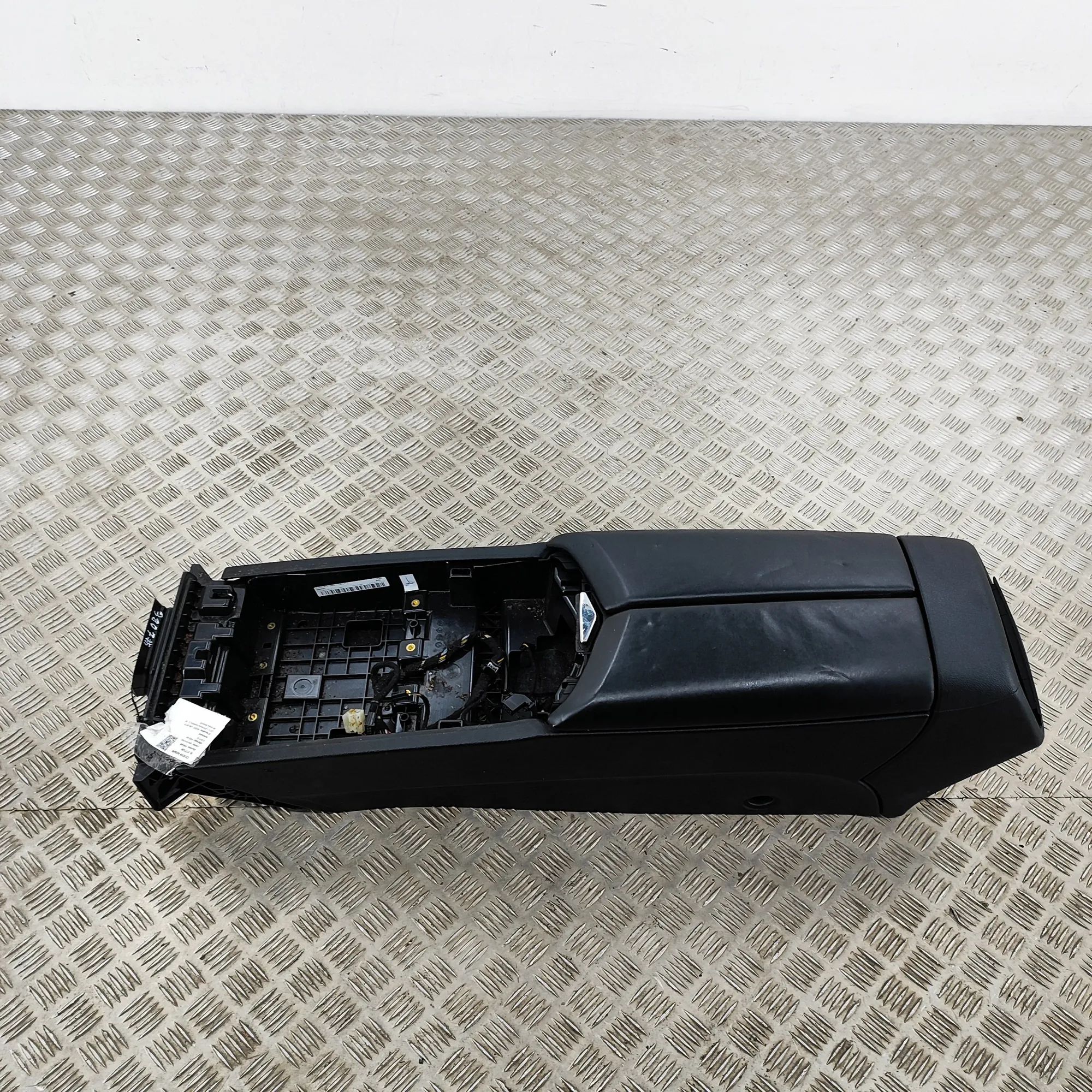 Maserati Ghibli center console center Console — MASERATI GHIBLI (M157) (2013-....