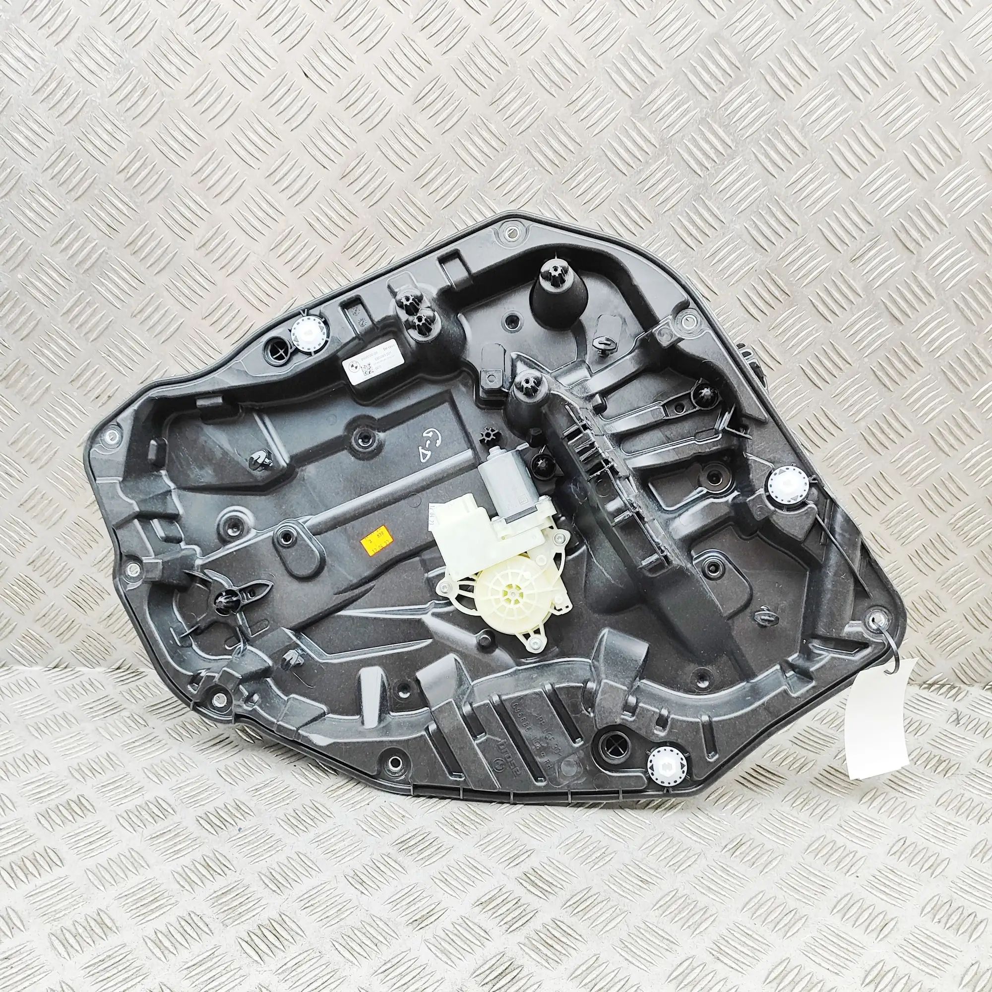 BMW X5 (G05) Rear Right Door Window Regulator Rear Right Door Window Regulator — BMW X5 (G05)...