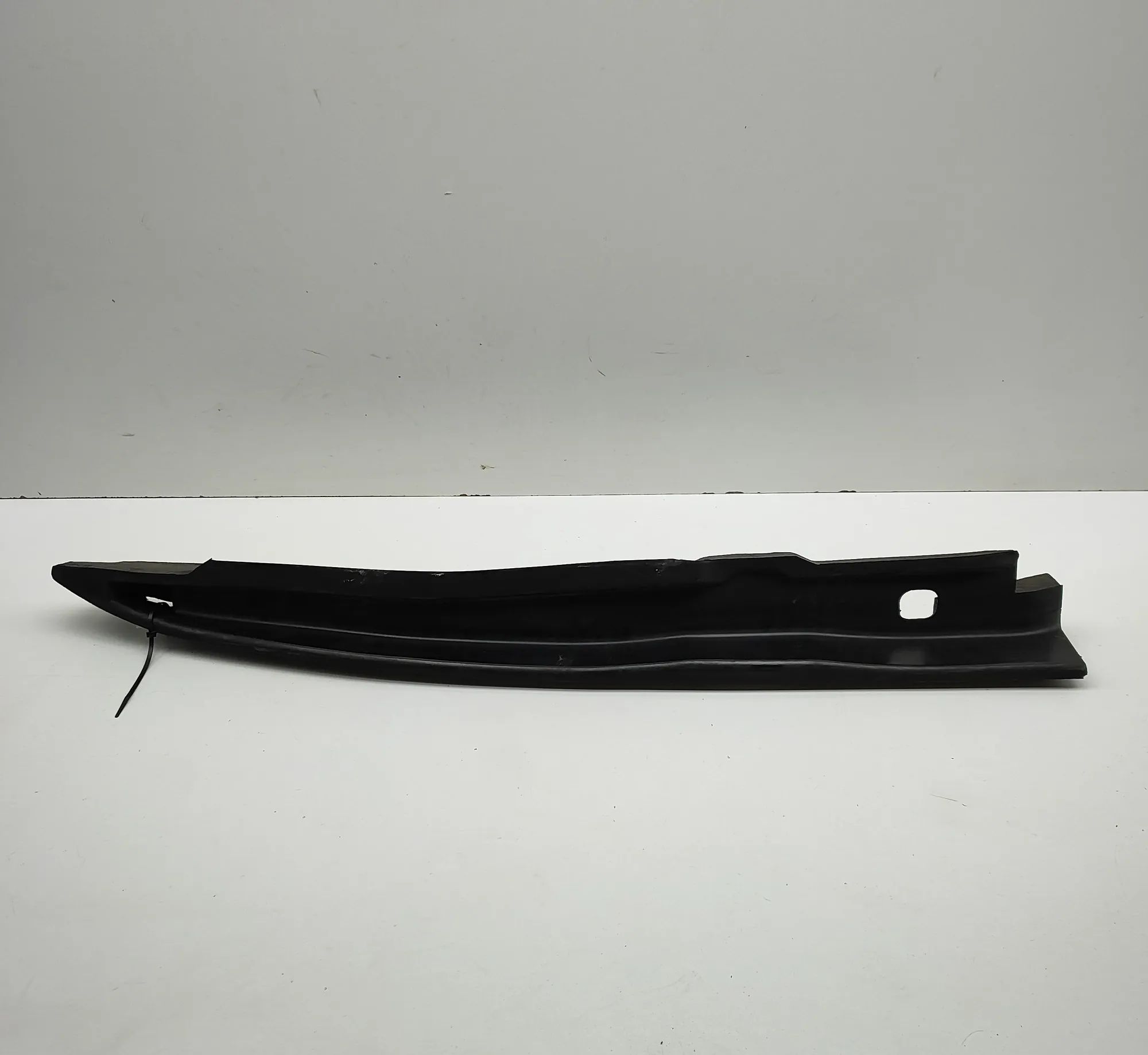 Maserati Ghibli Plastic fender panel — front left Plastic fender panel — front left — MASERATI GH...