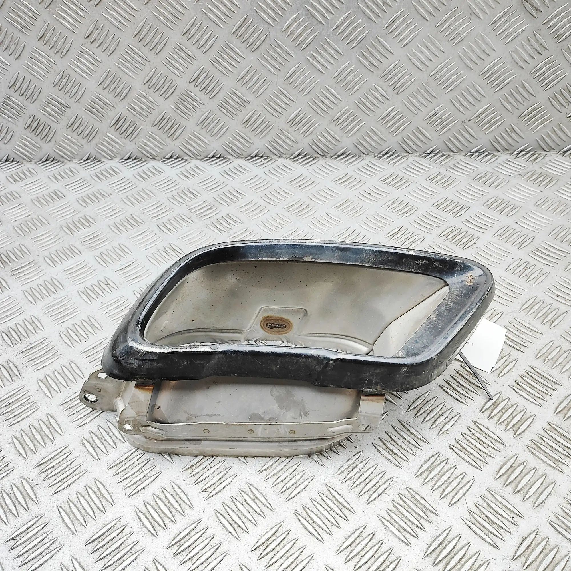 BMW X5 (G05) Exhaust tailpipe trim Exhaust tailpipe trim — BMW X5 (G05) (2018-...)...