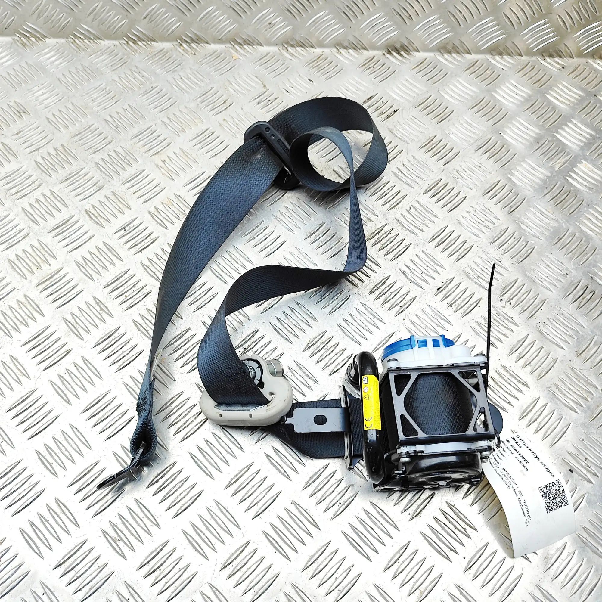Mitsubishi L200 Rear Left Seatbelt Rear Left Seatbelt — MITSUBISHI L (200 / TRITON...