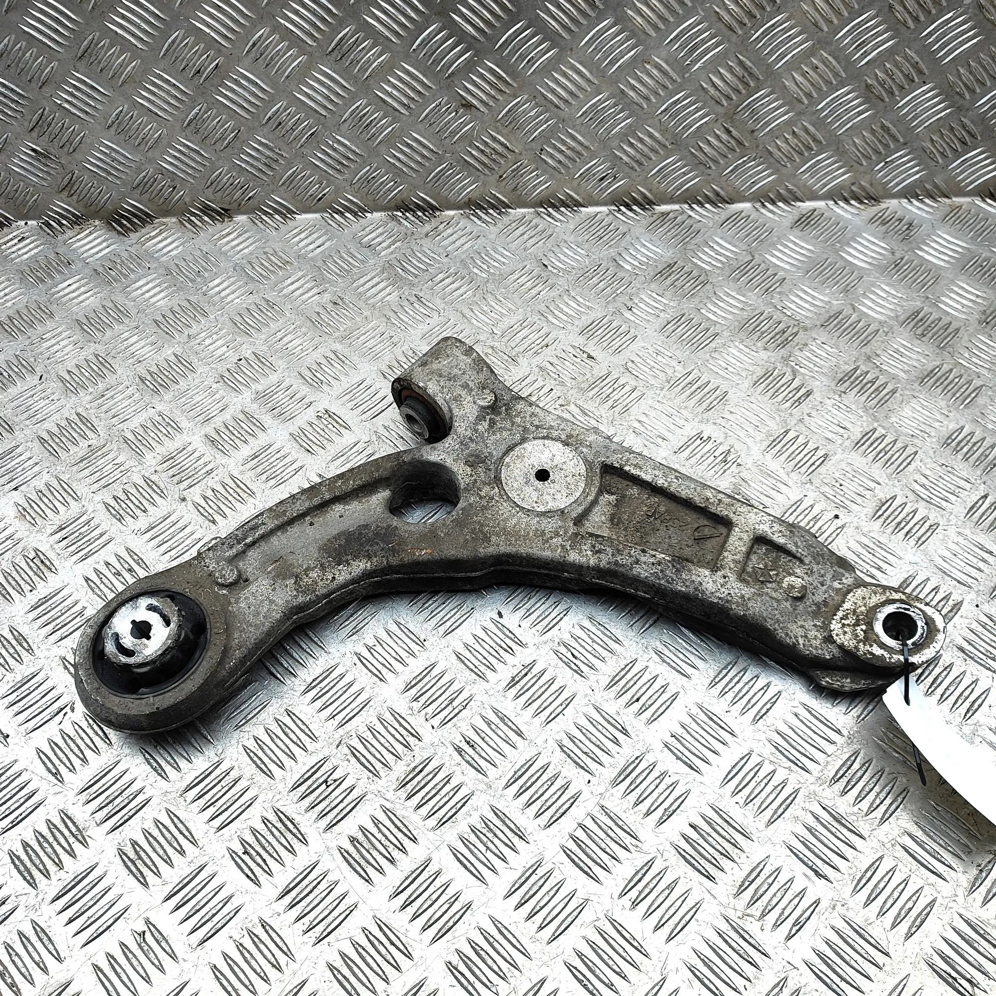 Jeep Cherokee (KL) Front Right Lower Control Arm Front Right Lower Control Arm — JEEP CHEROKEE (...