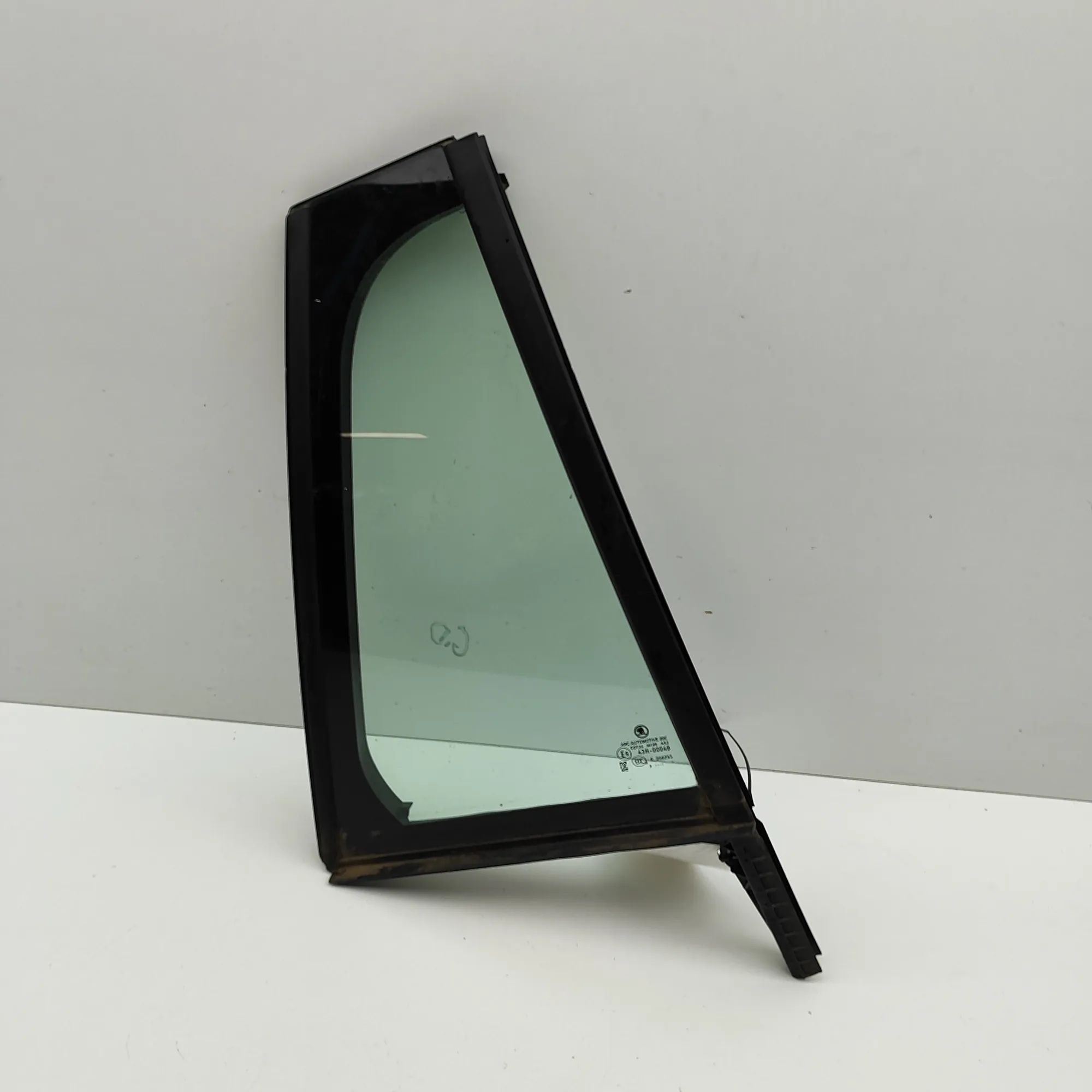 Skoda Octavia Right rear door window Right rear door window — SKODA OCTAVIA (IV Comb...