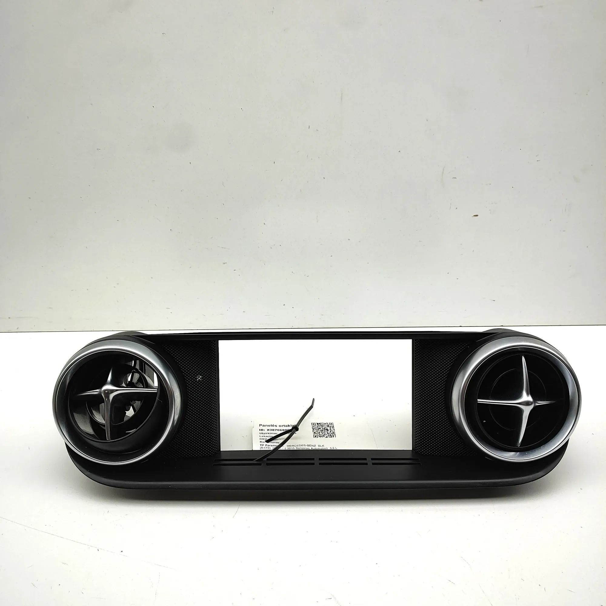 Mercedes-Benz SLK (R172) Dashboard Air Vents Dashboard Air Vents — MERCEDES BENZ SLK (R172) ...