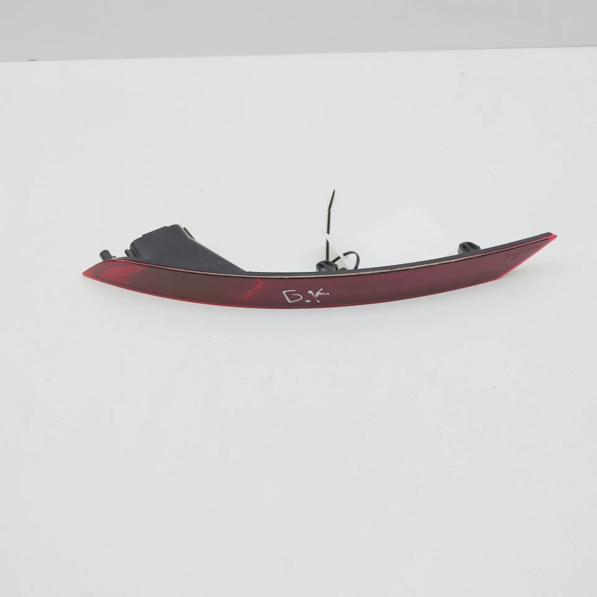 Skoda Karoq Bumper reflector — rear left Bumper reflector — rear left — SKODA KAROQ (NU7...
