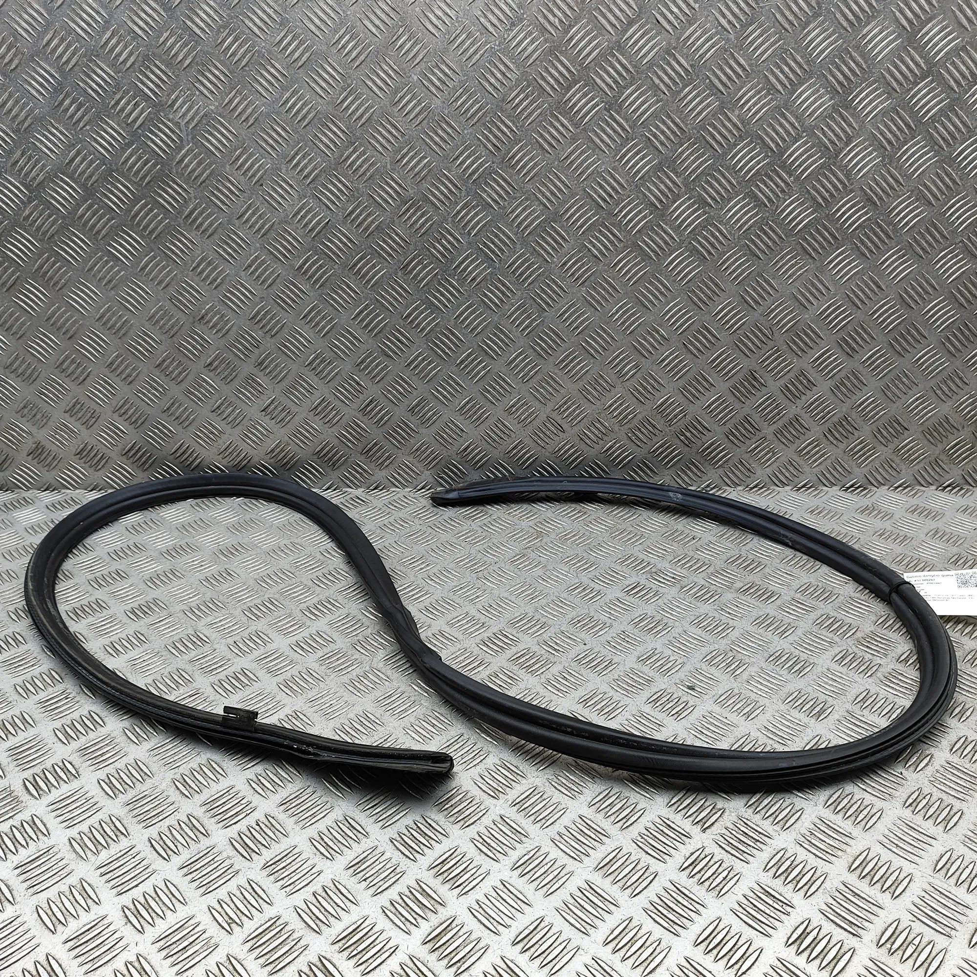 Porsche 911 (996) Tailgate rubber seal Tailgate rubber seal — PORSCHE 911 (Cabrio 996)...