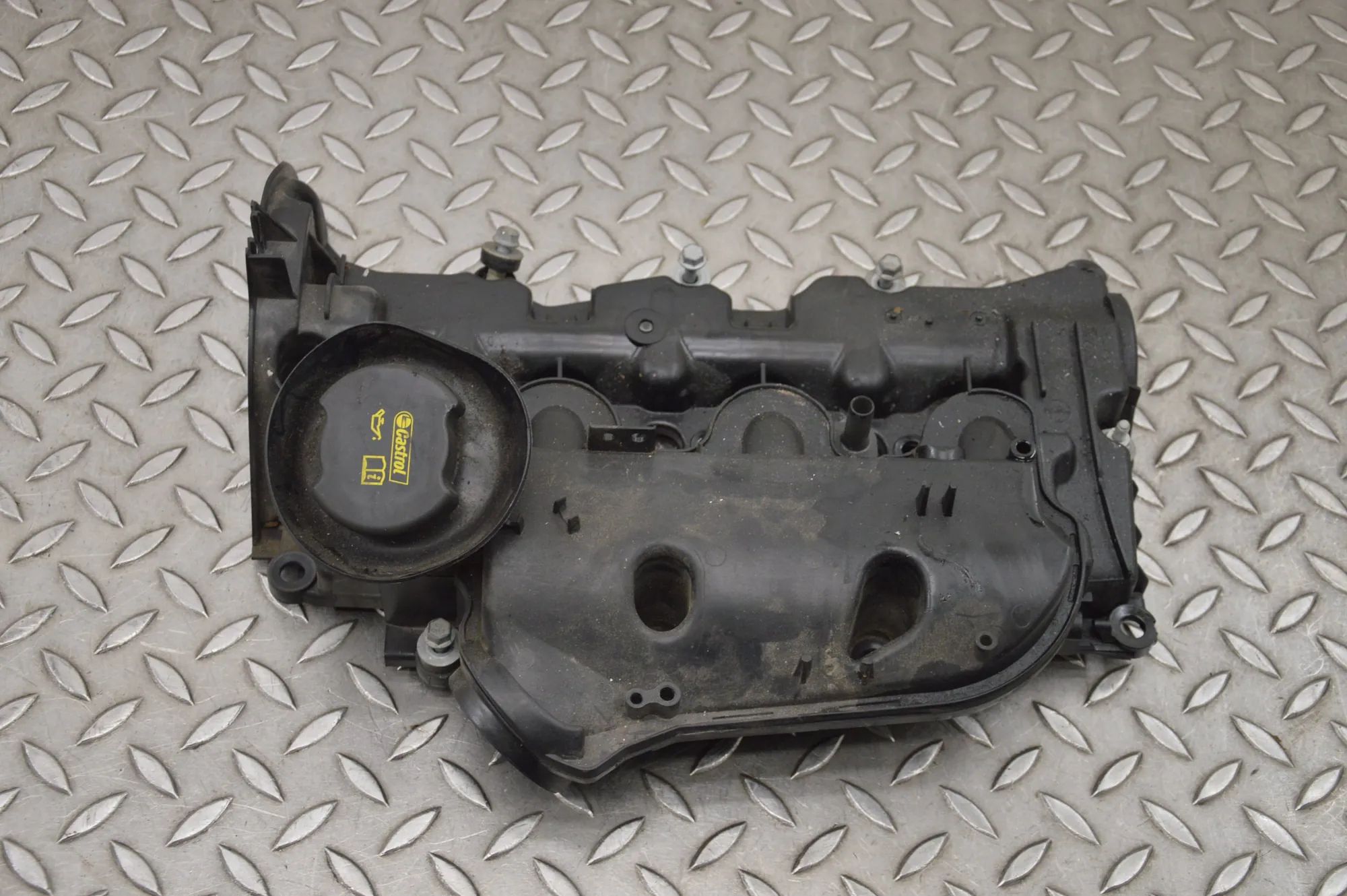 Land Rover Discovery Valve Cover Right Side Valve Cover Right Side — LAND ROVER DISCOVERY (...