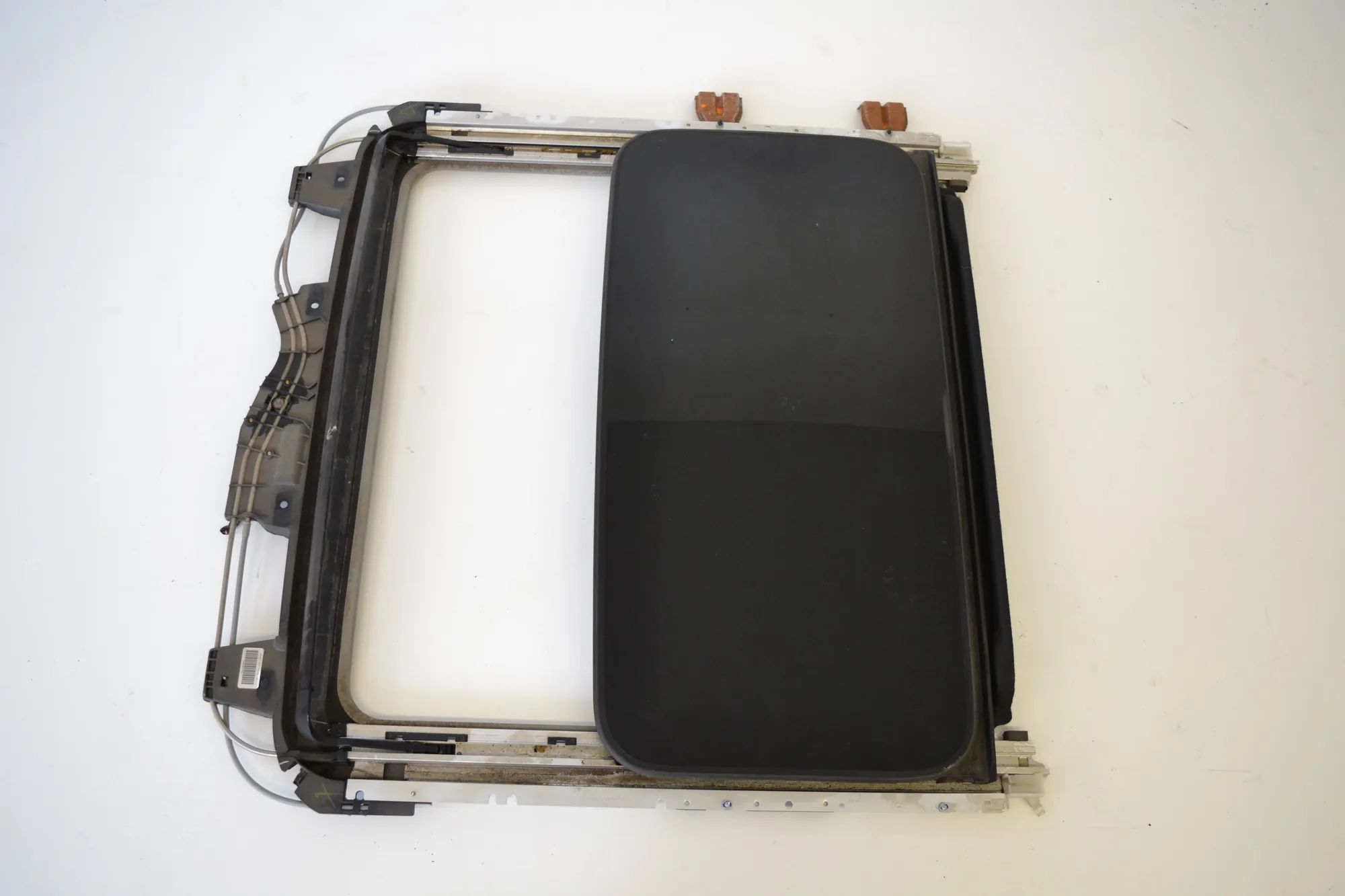 Nissan Pick Up / Navara / NP300 (D22) Люк на крыше Sunroof — NISSAN NP300 (NAVARA D40) (2004-2015)...