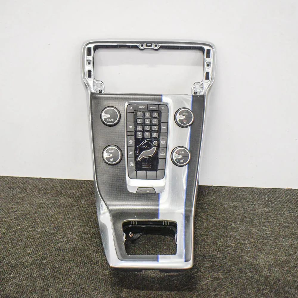 Volvo V40 Dashboard Center Part Dashboard Center Part — VOLVO V40 (Hatchback) (...