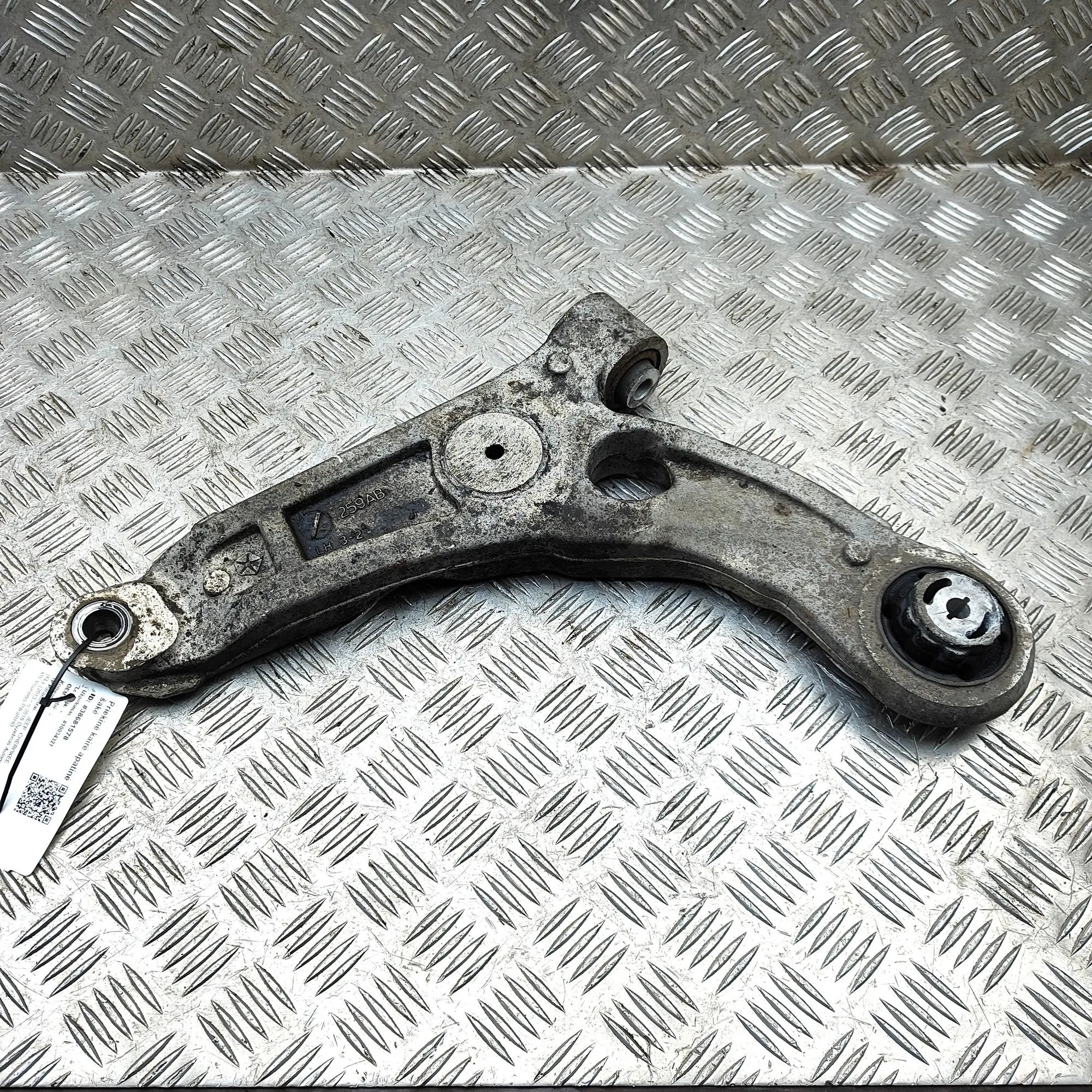 Jeep Cherokee (KL) Front Left Lower Control Arm Front Left Lower Control Arm — JEEP CHEROKEE (K...