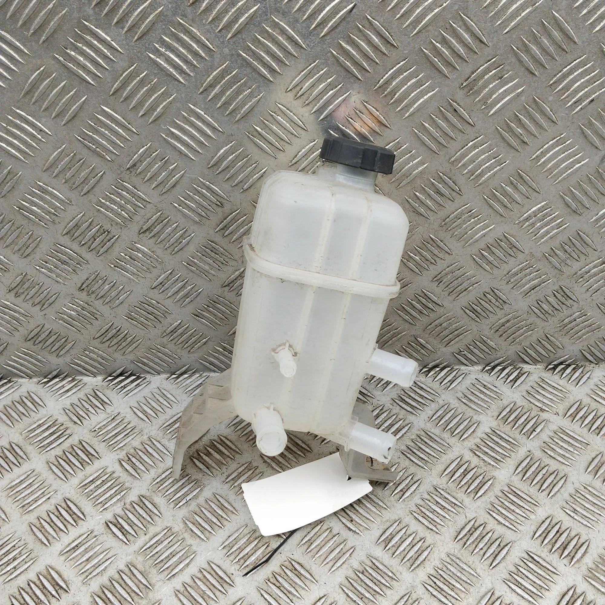 Kia Niro Expansion Tank Expansion tank — KIA NIRO (2016-...) — 25430-Q4...