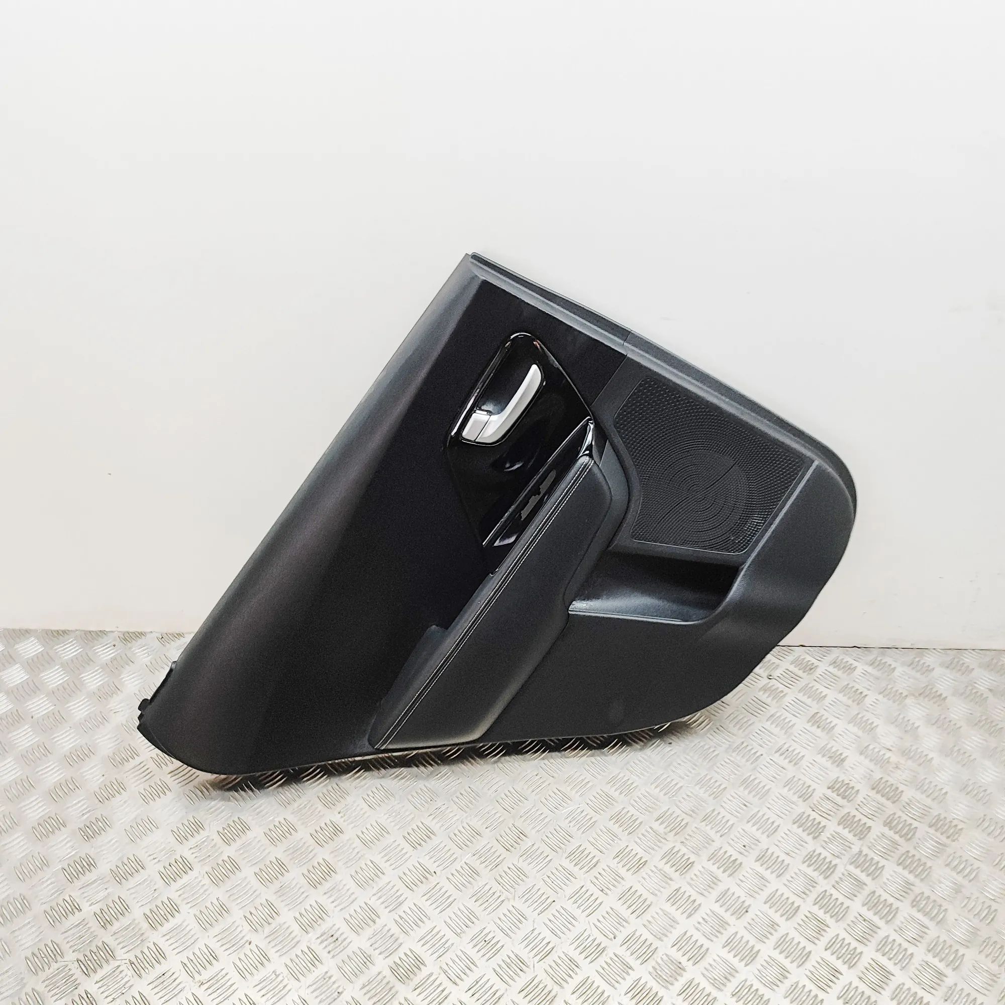 Kia Niro Rear Left Door Panel Rear Left Door Panel — KIA NIRO (2016-...) — 83...
