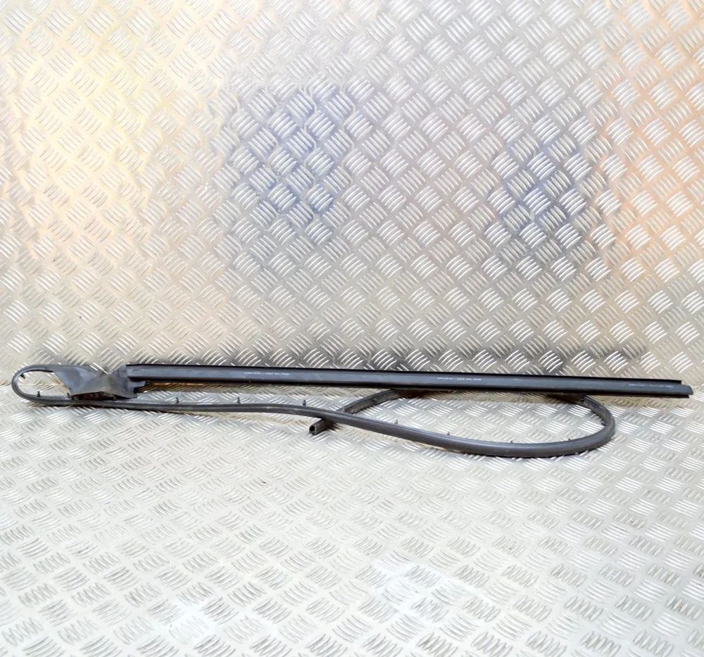 Maserati GranTurismo / GranCabrio Door window strip — front left Door window strip — front left — MASERATI GRAN ...