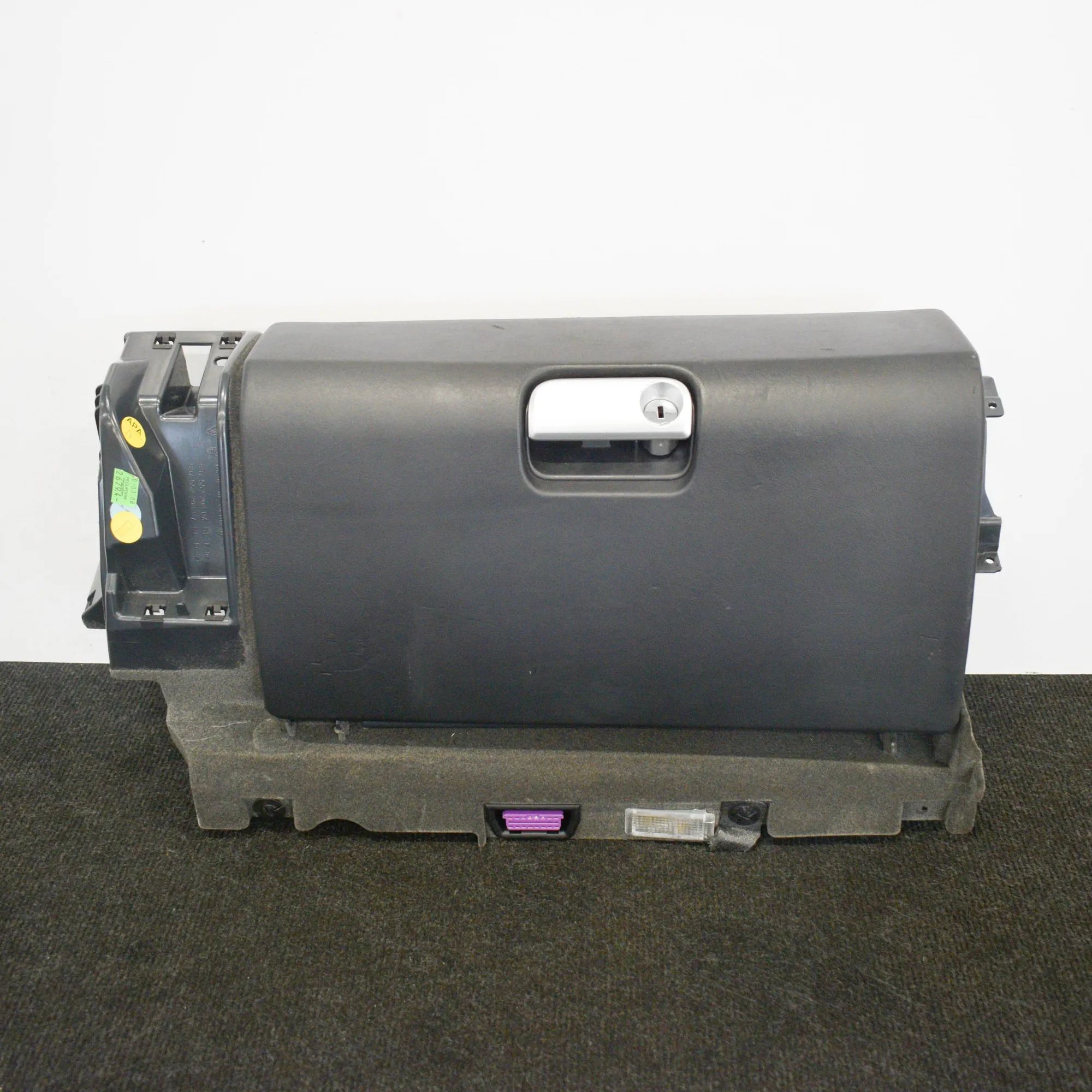Porsche 911 (997) Glove Compartment Glove compartment — PORSCHE 911 (997) (2004-201...