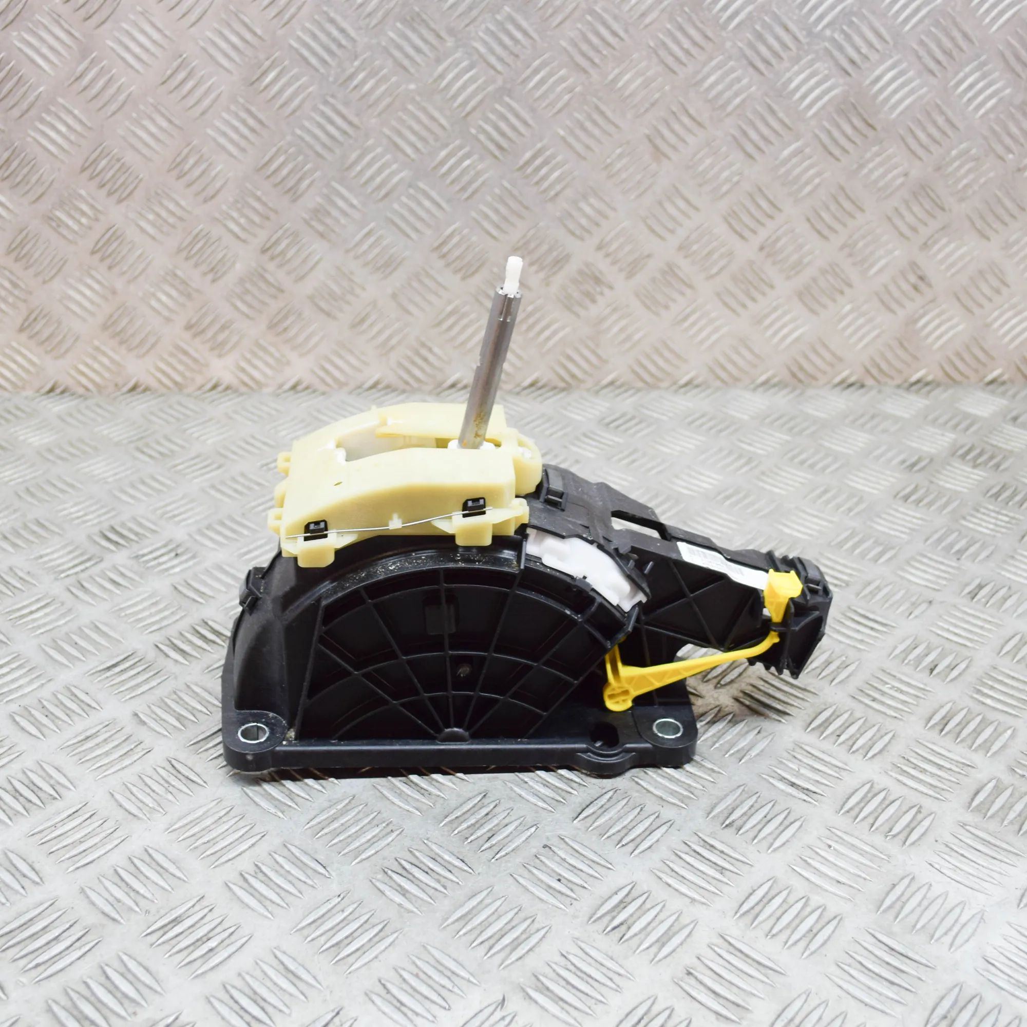 Volvo S60 Gear Shifting Mechanism Gear Shifting Mechanism — VOLVO S60 (II) (2010-...