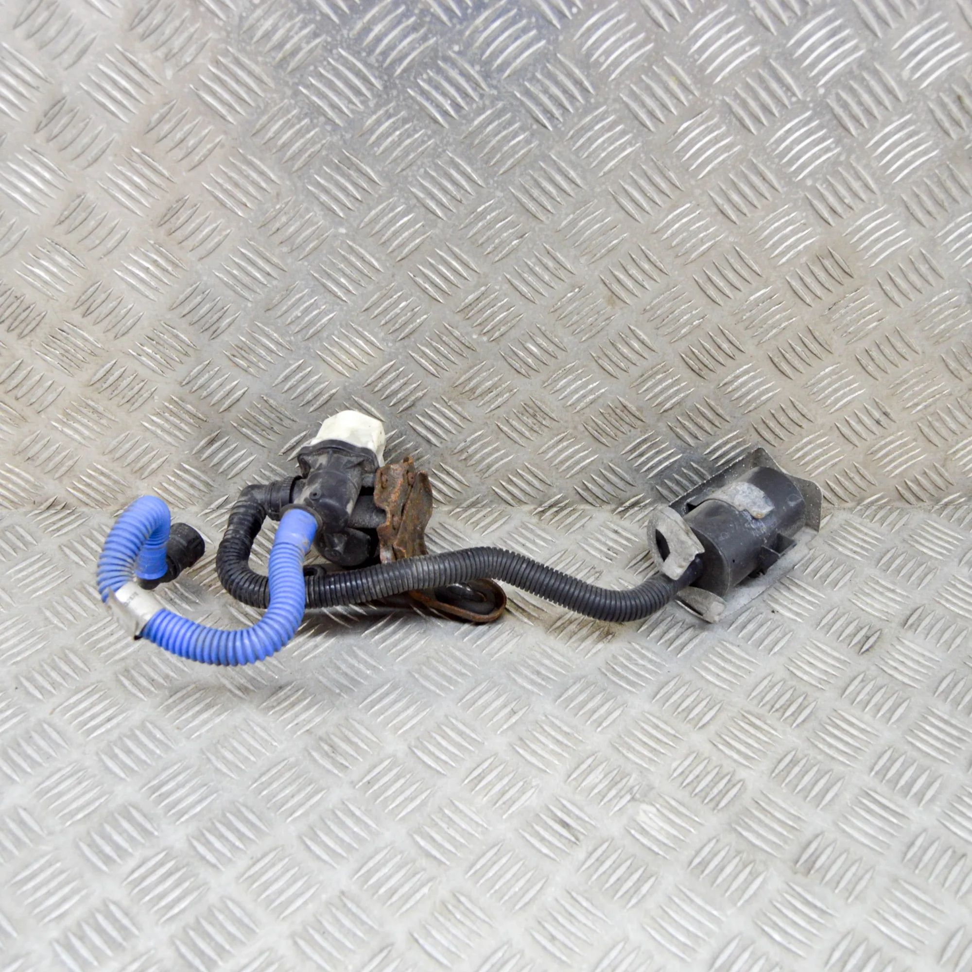 Maserati Ghibli Other Engine Compartment Parts Other Engine Compartment Parts — MASERATI GHIBL...