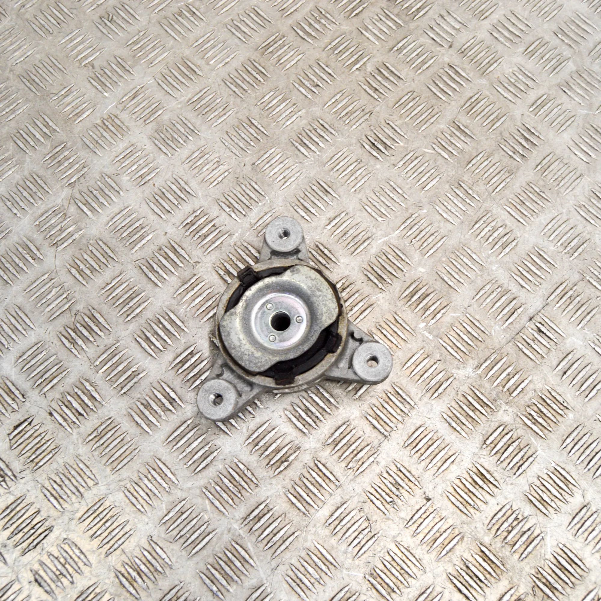 Maserati Ghibli Gearbox mount Gearbox mount — MASERATI GHIBLI (M157) (2013-.....