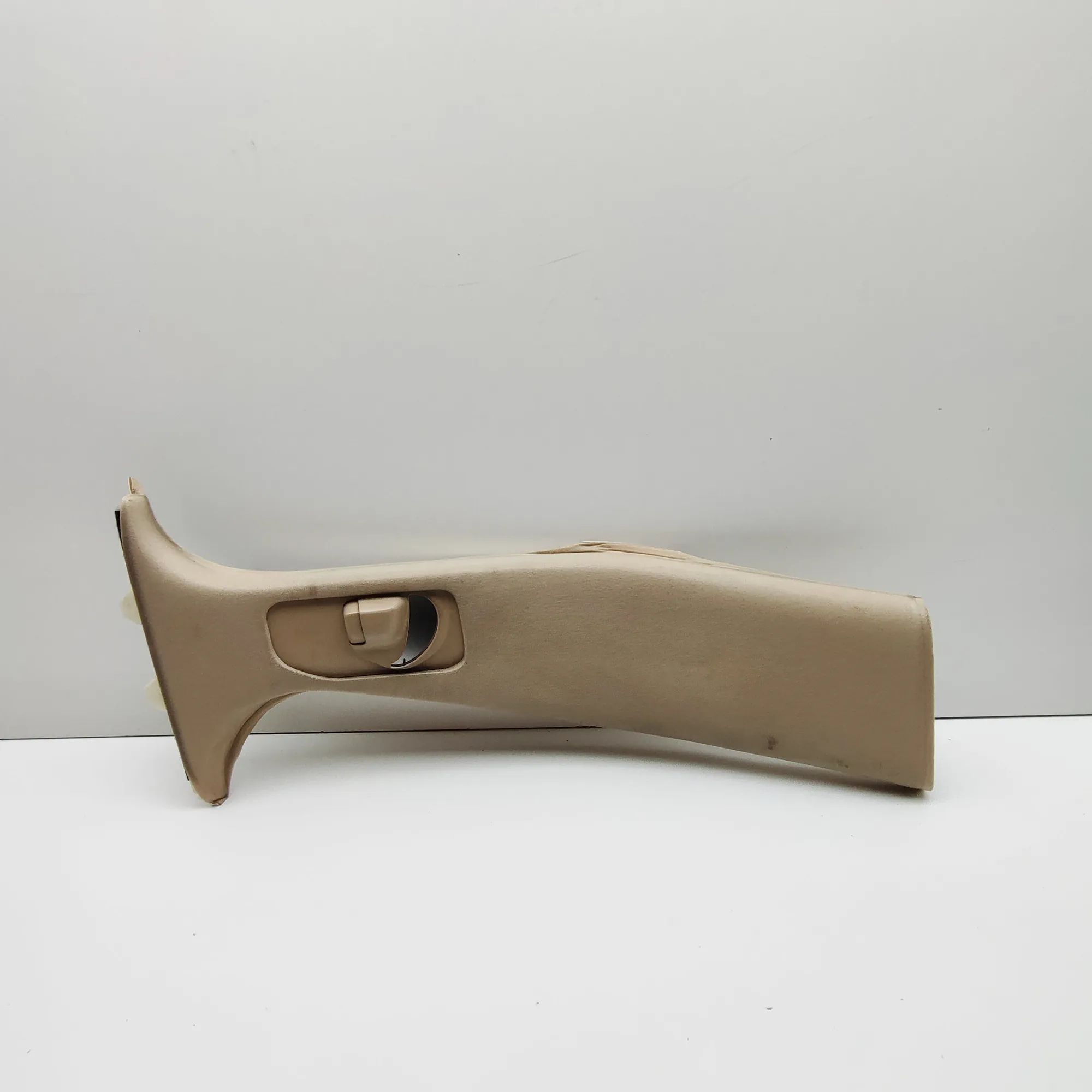 Jaguar XJ B-pillar trim — right B-pillar trim — right — JAGUAR XJ (X350) (2003-...