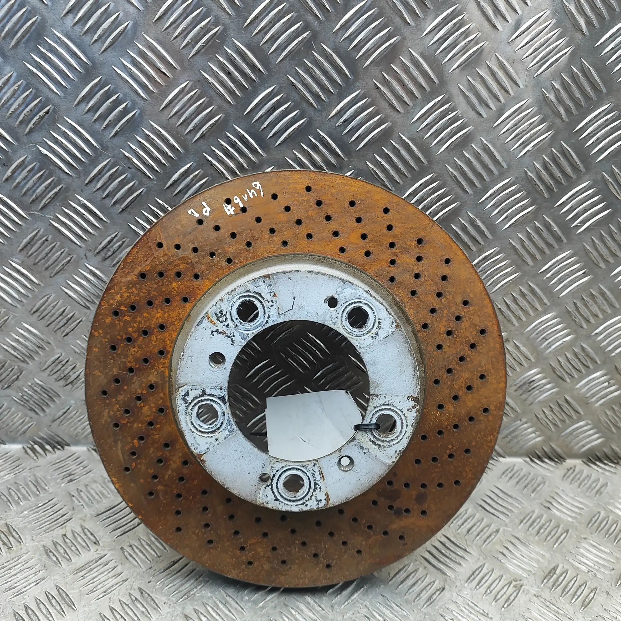 Porsche 911 (996) Front Right Brake Disc Front Right Brake Disc — PORSCHE 911 (Cabrio 99...