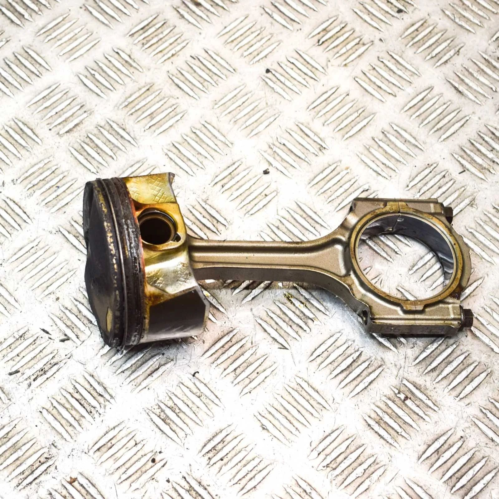 Chevrolet Camaro Piston