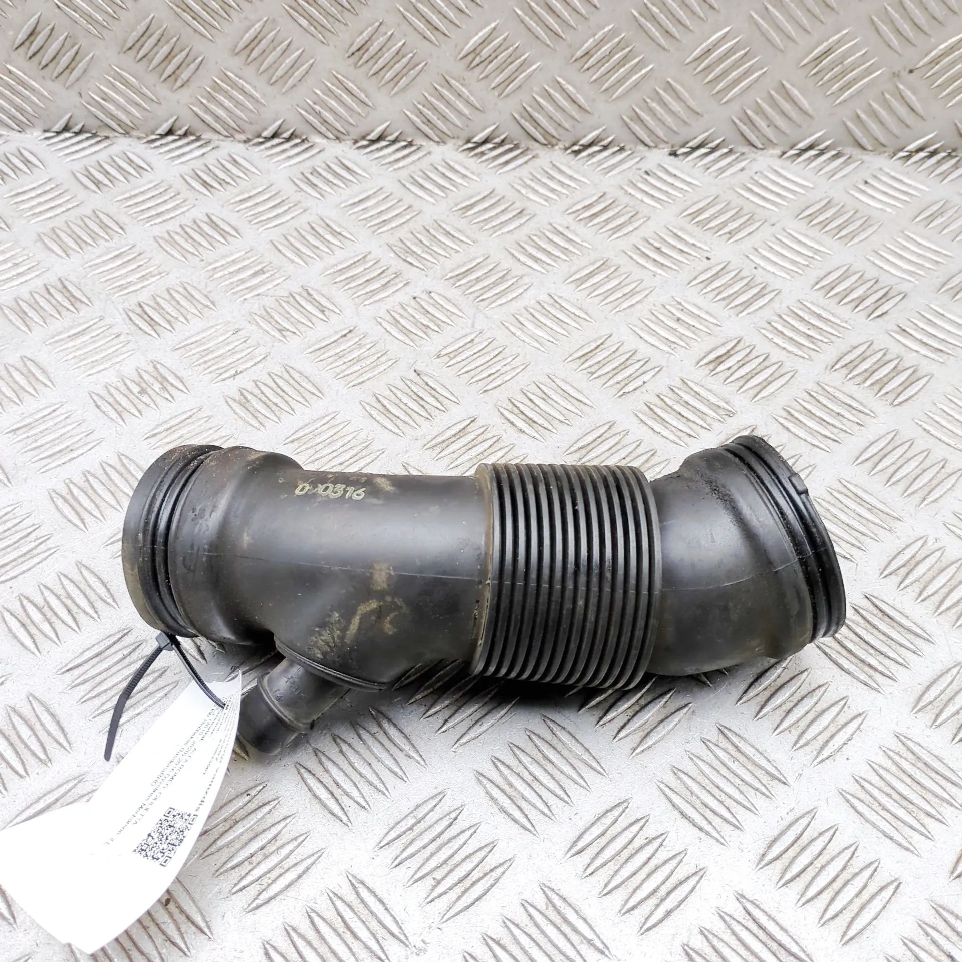 Alfa-Romeo Giulietta (940) Air Intake Tube Air Intake Tube — ALFA ROMEO GIULIETTA (940_) (...