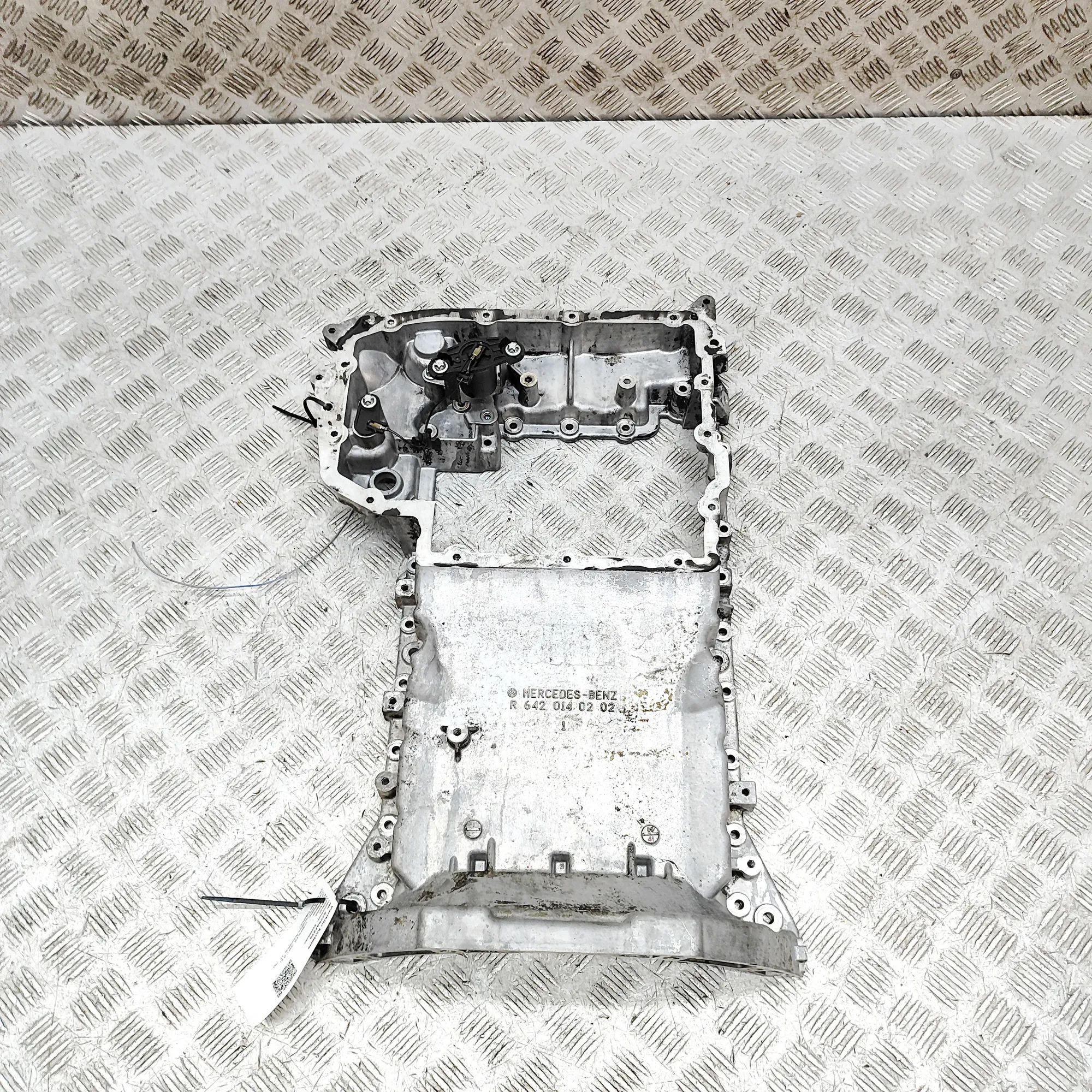 Chrysler 300C Engine Oil Pan Engine Oil Pan — CHRYSLER 300 (C LX) (2004-...)...