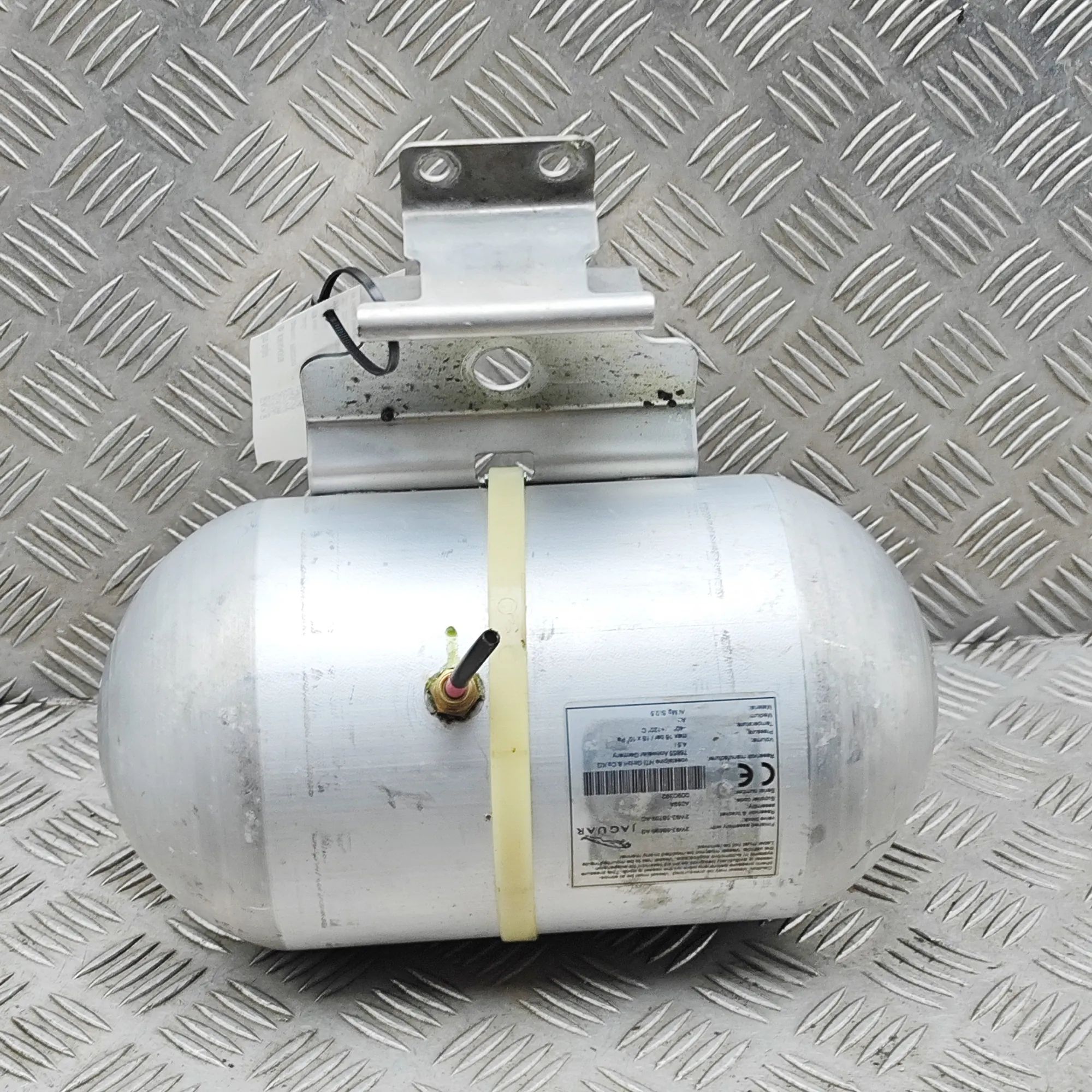 Jaguar XJ Air reservoir Air reservoir — JAGUAR XJ (X350) (2003-2009) — ...