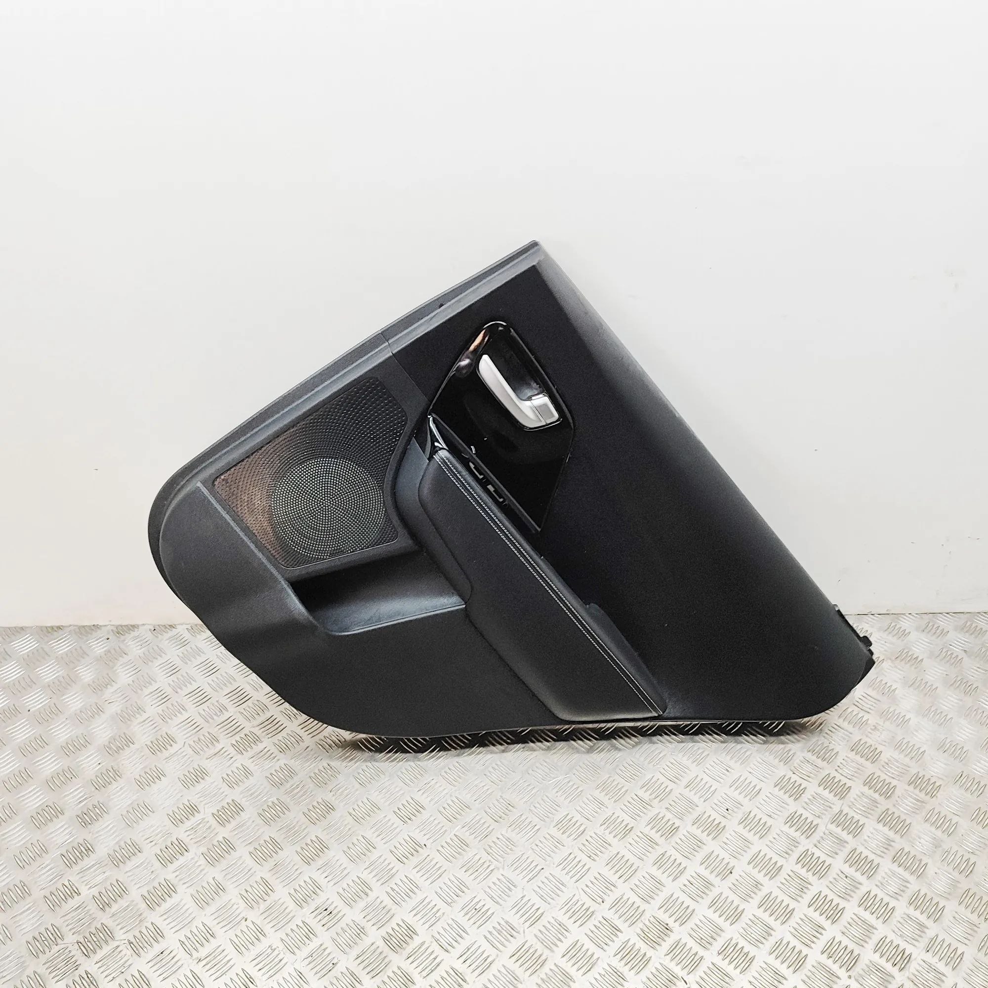 Kia Niro Rear Right Door Panel Rear Right Door Panel — KIA NIRO (2016-...) — 8...