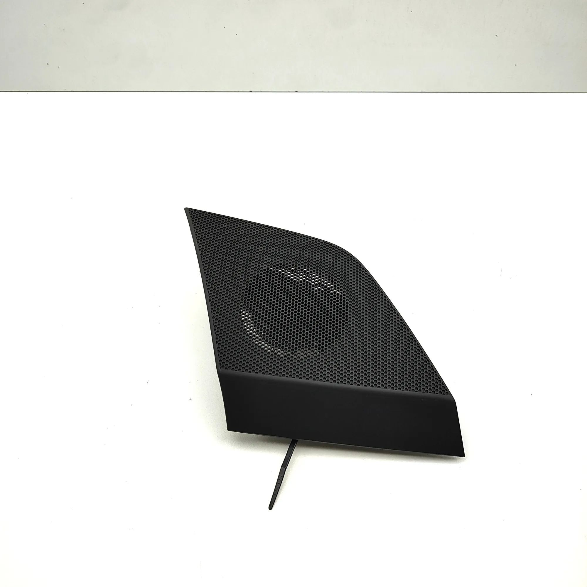 Audi Q8 Dashboard Speaker