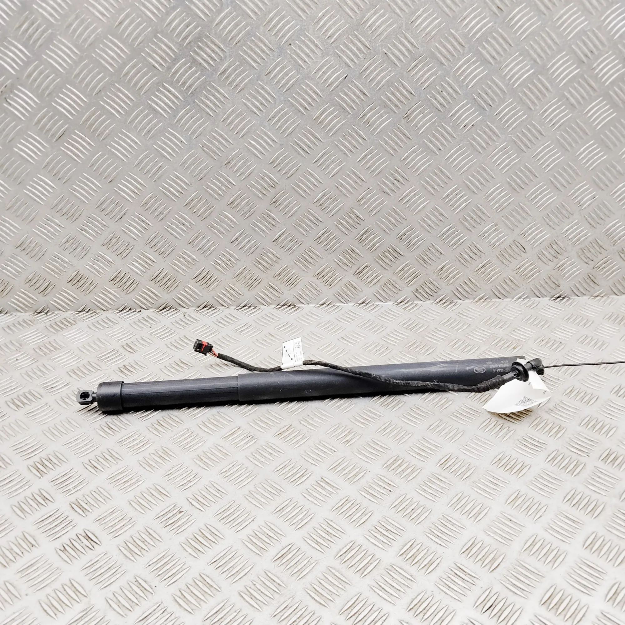 Land Rover Range Rover Evoque Left Side Tailgate Gas Strut Left Side Tailgate Gas Strut — LAND ROVER RANGE...
