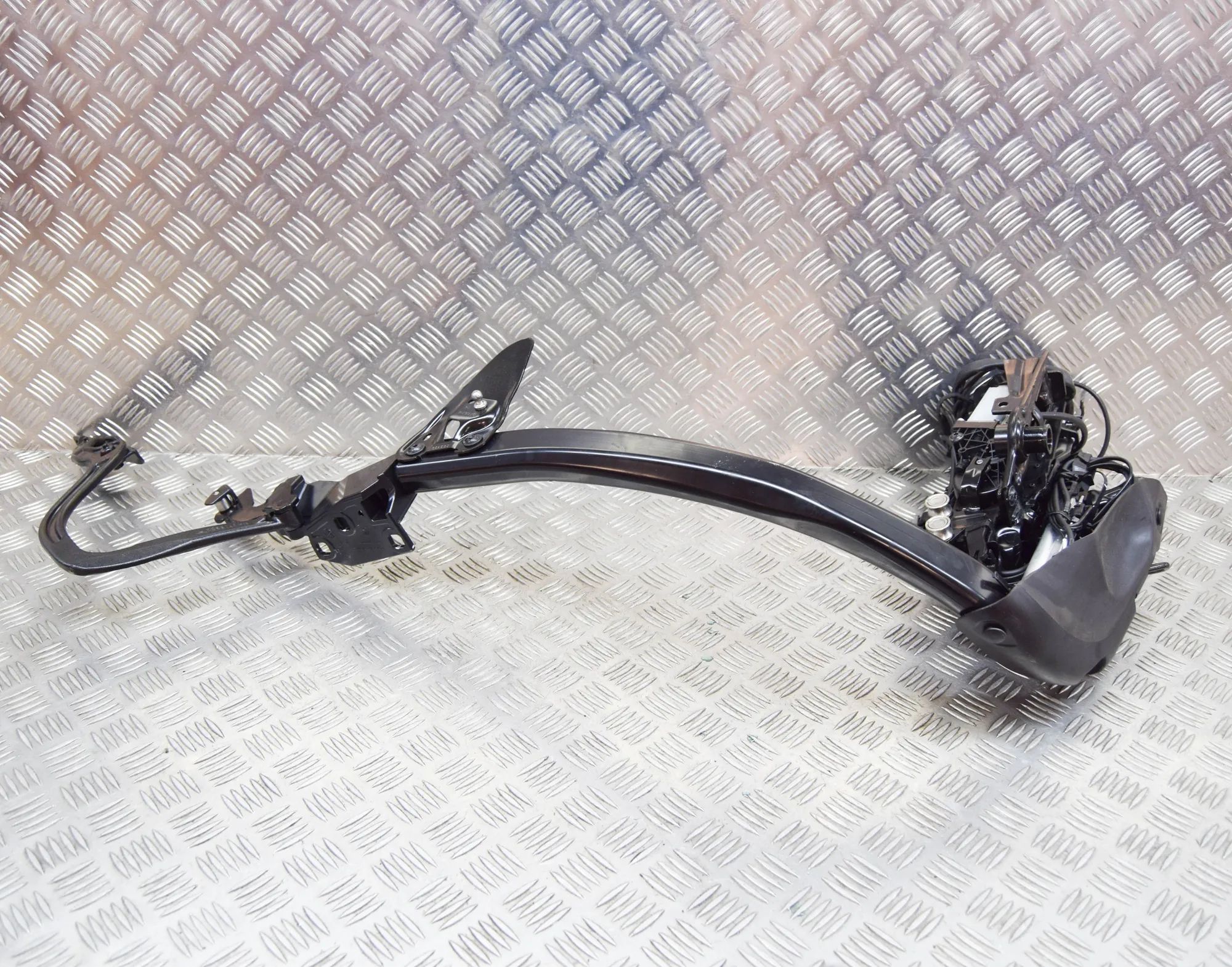 BMW 4 (F32 / F33 / F36) Roof Folding Mechanism