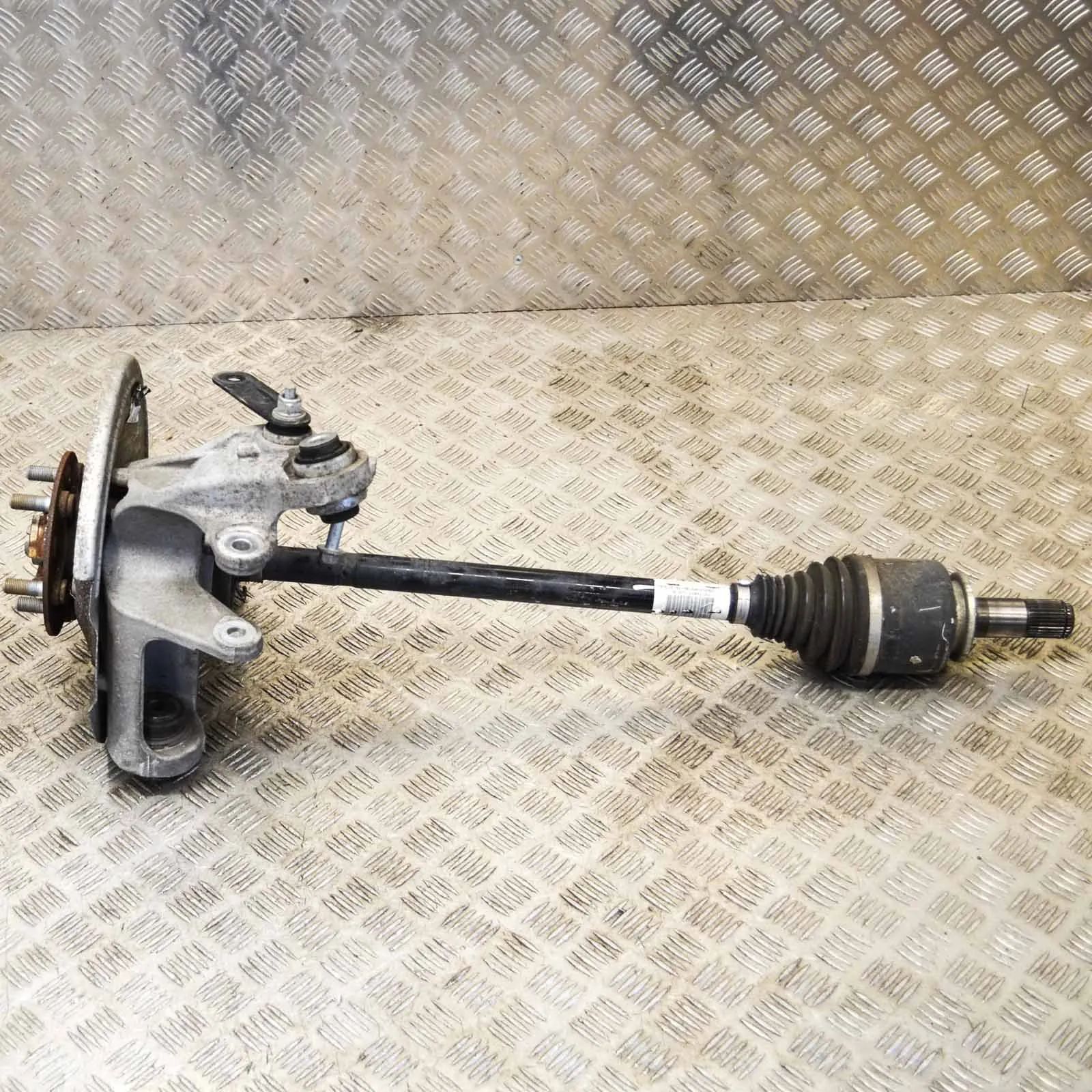 Land Rover Range Rover (L405) Rear Right Wheel Hub Rear Right Wheel Hub — LAND ROVER RANGE ROVER (...