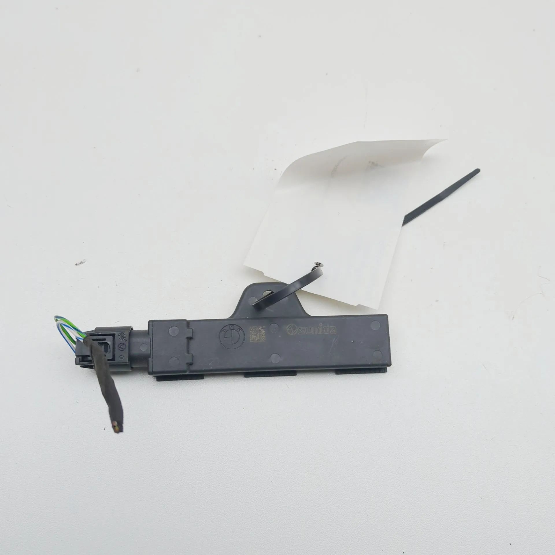 BMW X5 (G05) Keyless entry antenna Keyless entry antenna — BMW X5 (G05) (2018-...)...