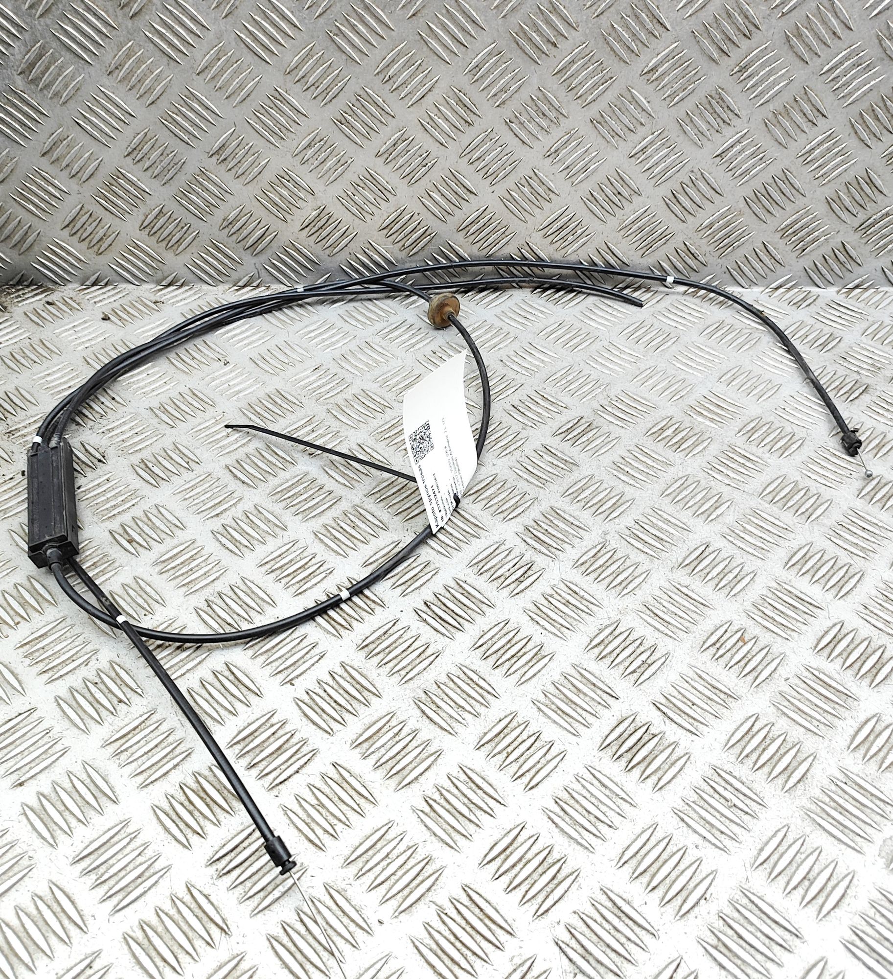 Volvo S90 Bonnet release cable Bonnet release cable — VOLVO S90 (II) (2016-......
