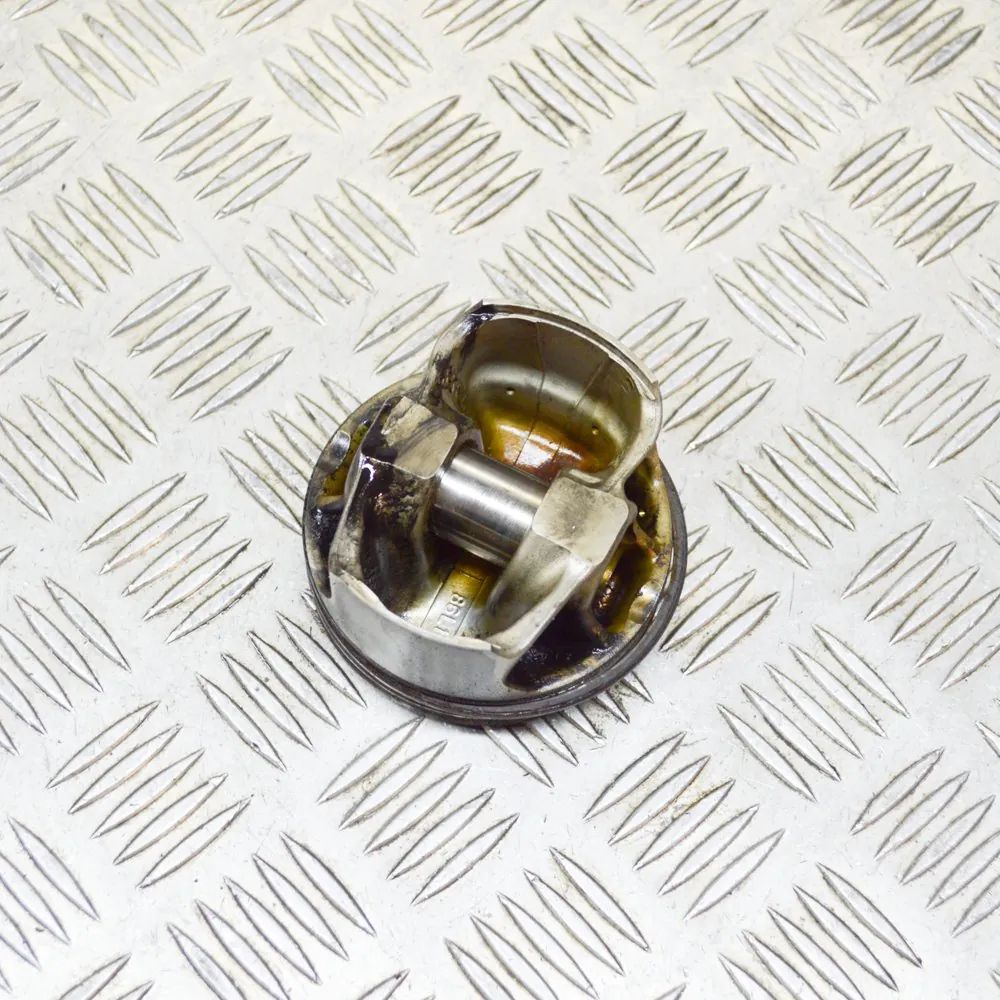 Maserati Ghibli Piston Piston — MASERATI GHIBLI (M157) (2013-...) — 31...