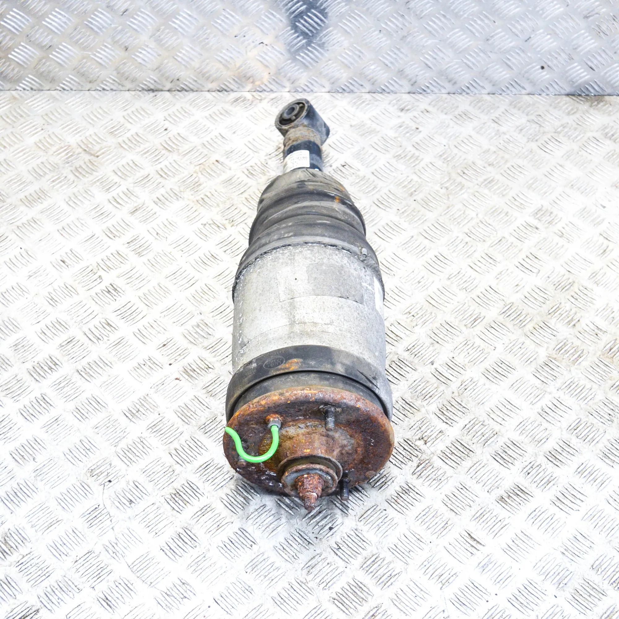 Land Rover Range Rover Sport Rear Left Air Shock Absorber Rear Left Air Shock Absorber — LAND ROVER RANGE...
