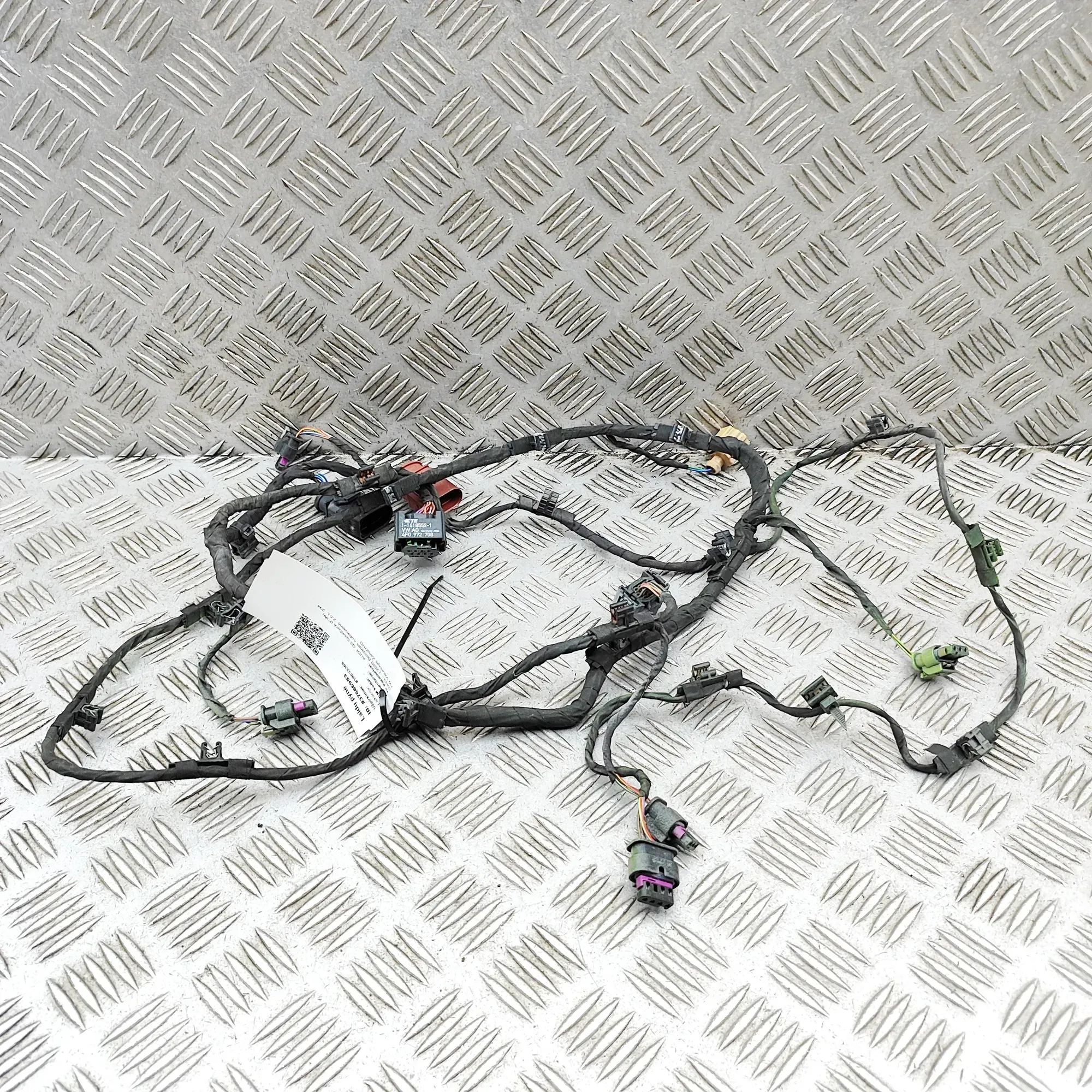 Audi Q3 (F3) Front Parking Sensor Wiring Loom Front Parking Sensor Wiring Loom — AUDI Q3 (Spo...