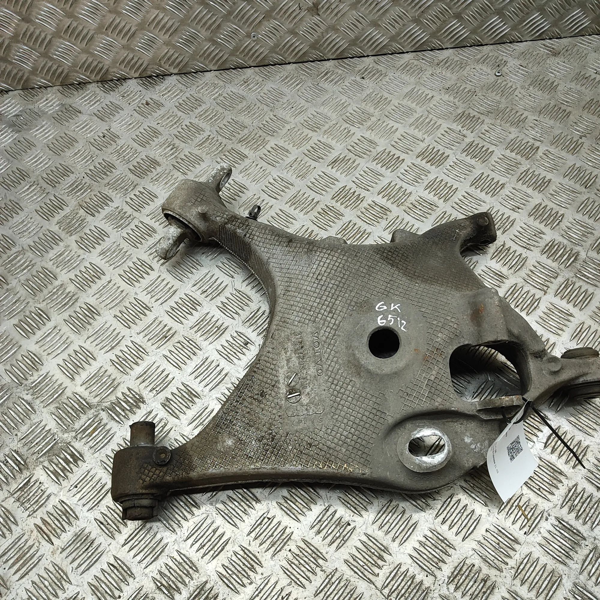 Volvo S90 Rear Left Lower Control Arm Rear Left Lower Control Arm — VOLVO S90 (II) (2...
