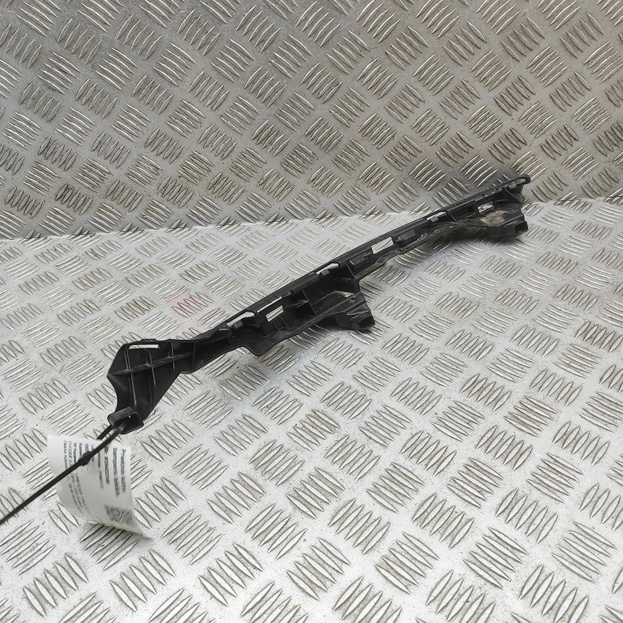 Land Rover Range Rover Evoque Front Left Bumper Bracket Front Left Bumper Bracket — LAND ROVER RANGE RO...