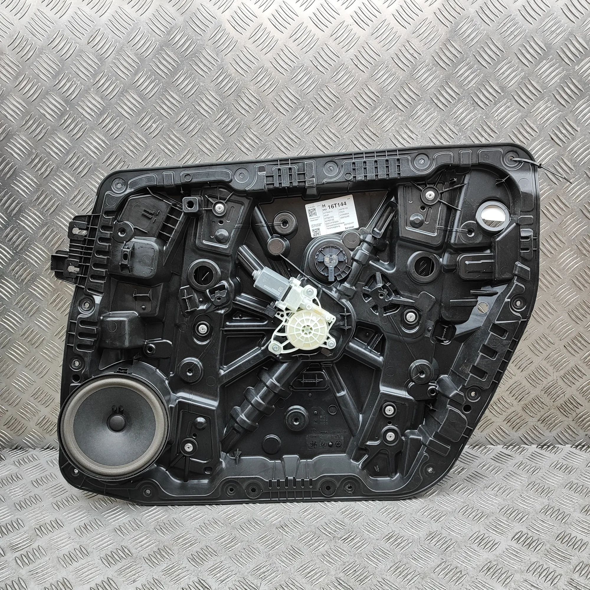 Mercedes-Benz A (W177) Front Right Door Window Regulator Front Right Door Window Regulator — MERCEDES BE...