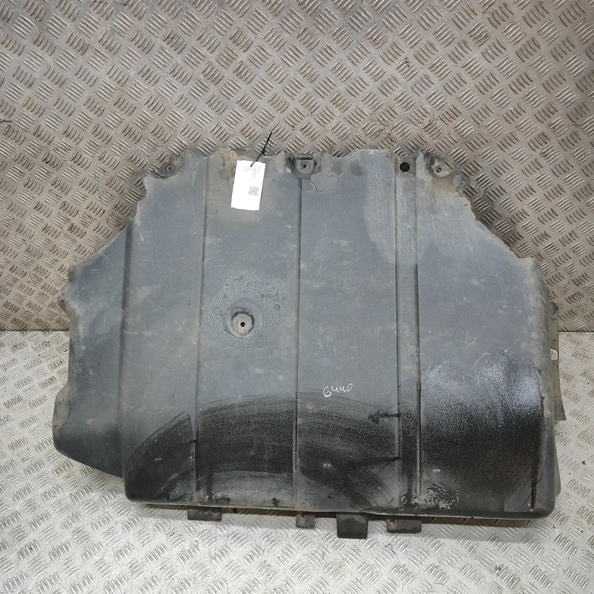 Jeep Compass Rear Middle Underbody Cover Rear Middle Underbody Cover — JEEP COMPASS (MK4...