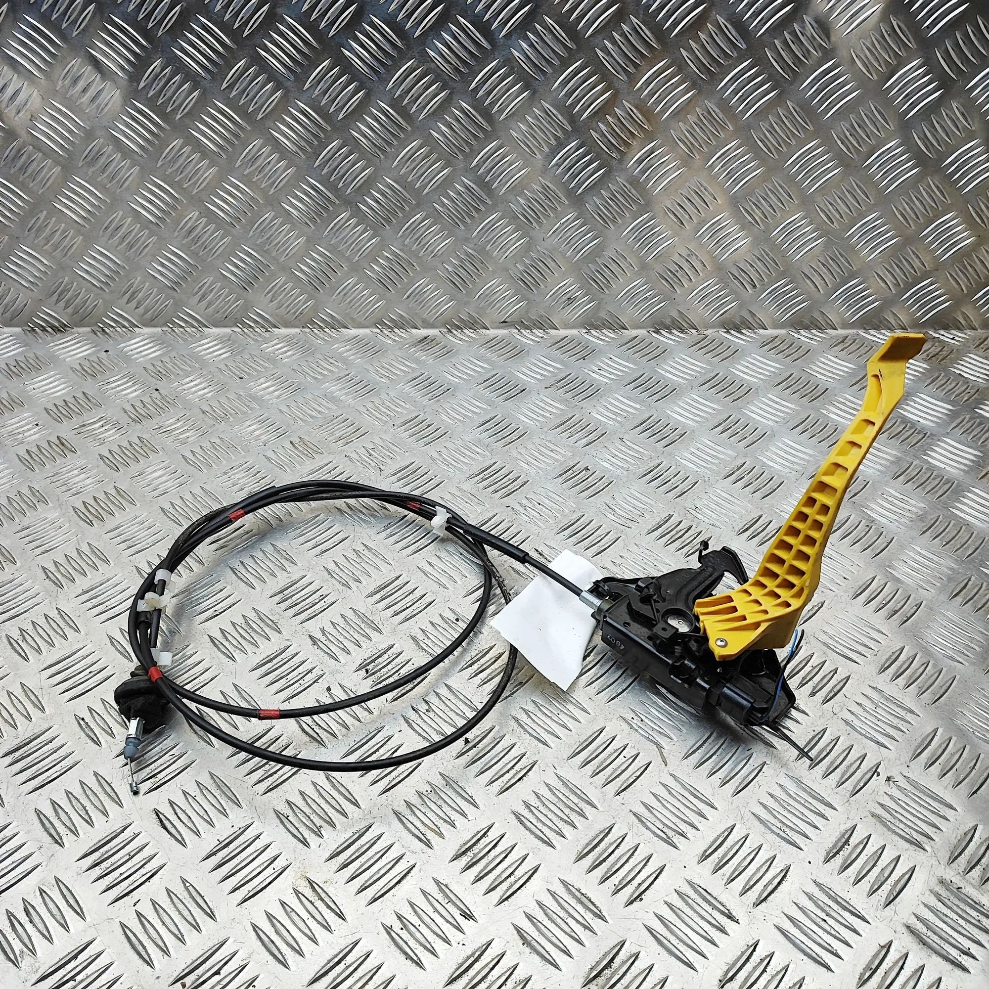 Nissan Ariya замок капота Bonnet lock — NISSAN ARIYA (FE0) (2020-...) — 6...