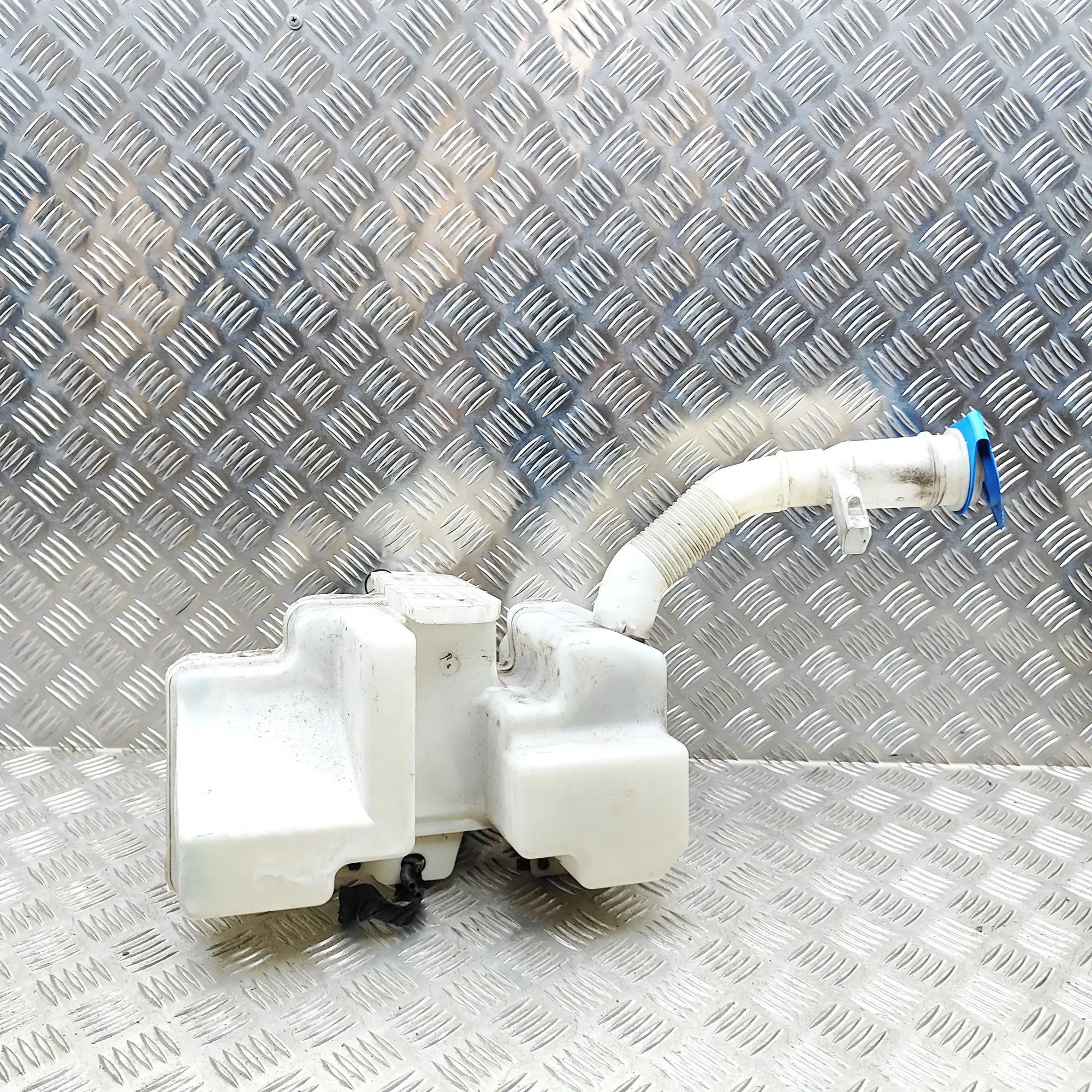 Audi Q3 (8U) Window Washer Tank Window Washer Tank — AUDI Q3 (8U) (2011-2018) —...