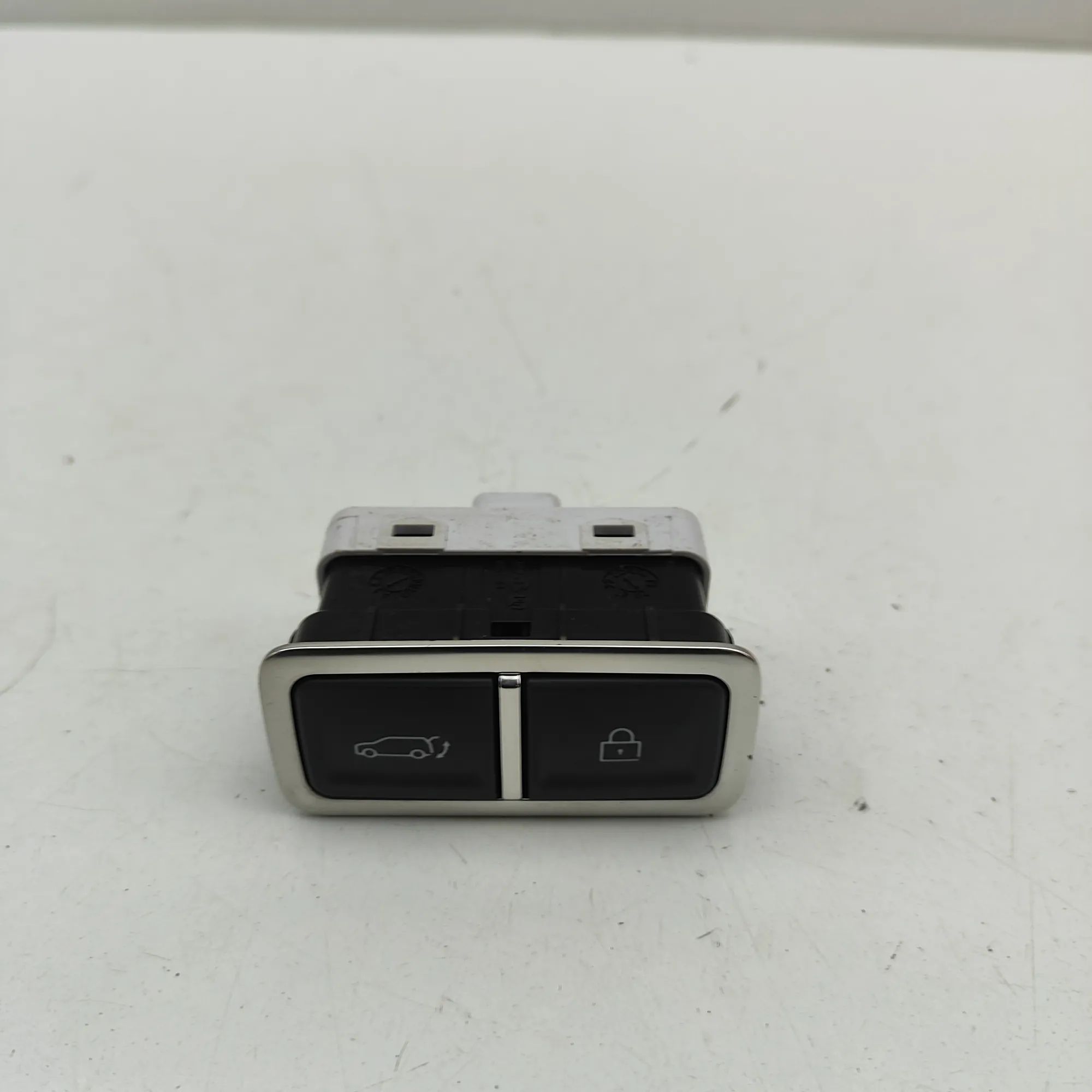 Kia EV9  Tailgate Open Switch Tailgate Open Switch — KIA EV9 (MV) (2023-...) ...