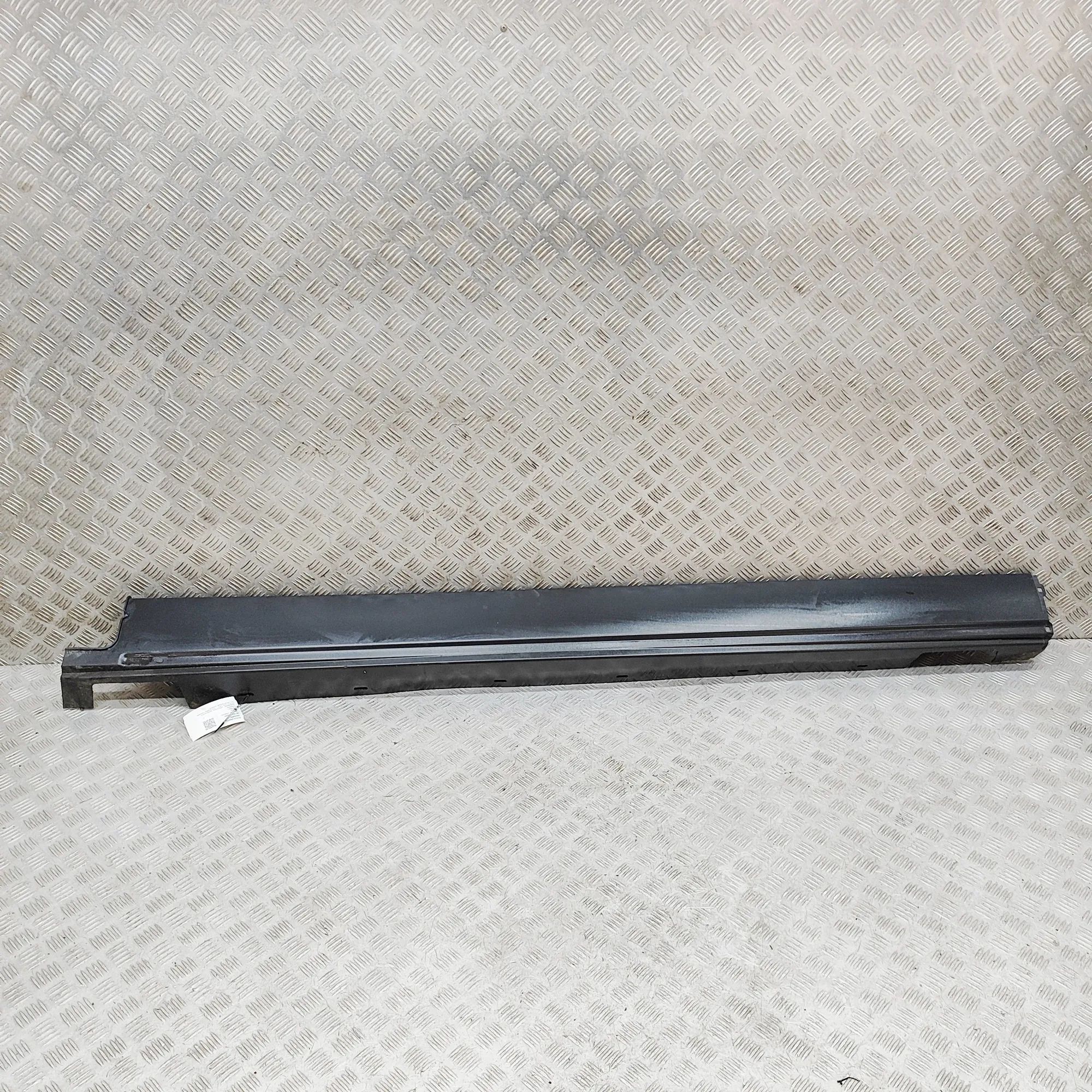 Land Rover Range Rover Sport (L494) Left Side Plastic Sideskirt Cover Left Side Plastic Sideskirt Cover — LAND ROVER ...